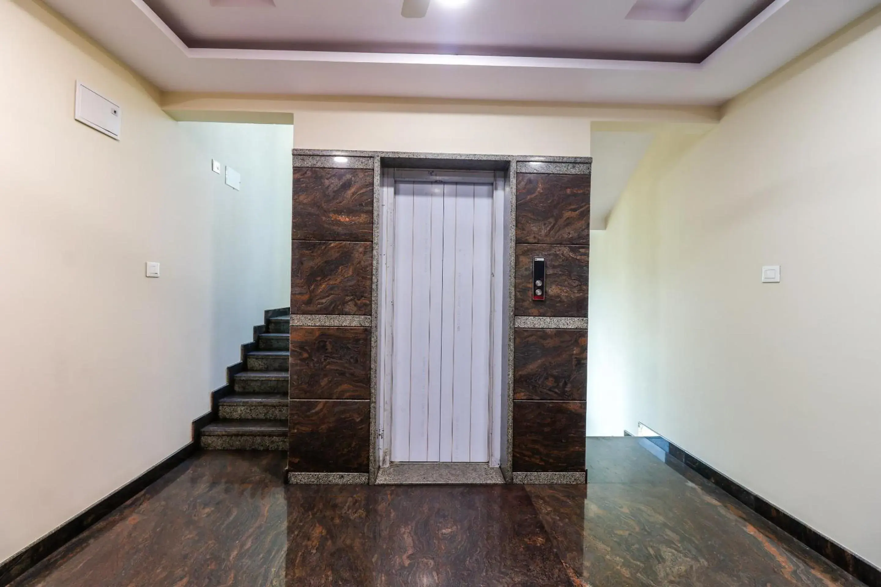 Lobby or reception in Capital O N R Residency Lobby or reception in Capital O N R Residency