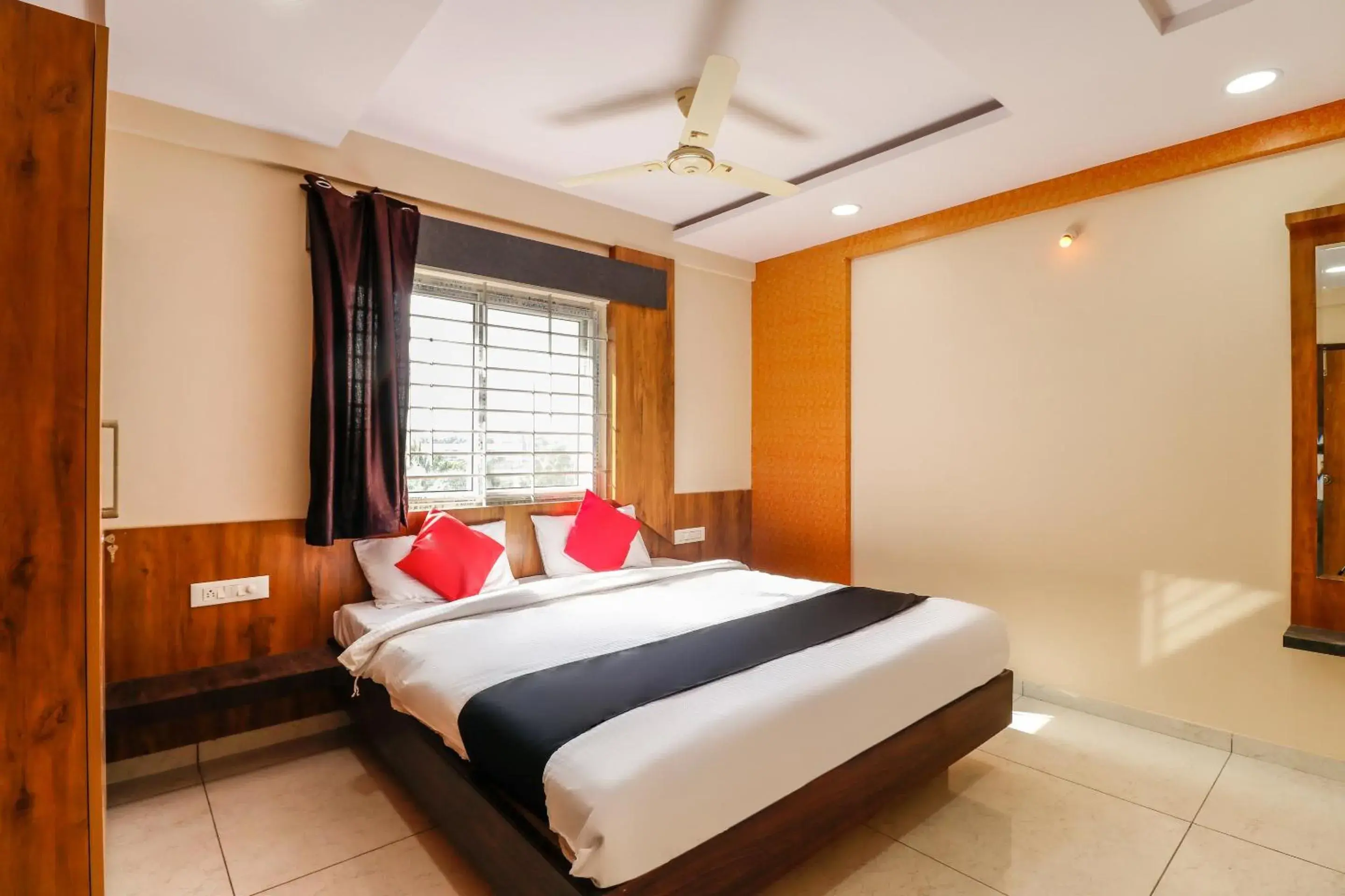 Bedroom, Bed in Capital O N R Residency Bedroom, Bed in Capital O N R Residency