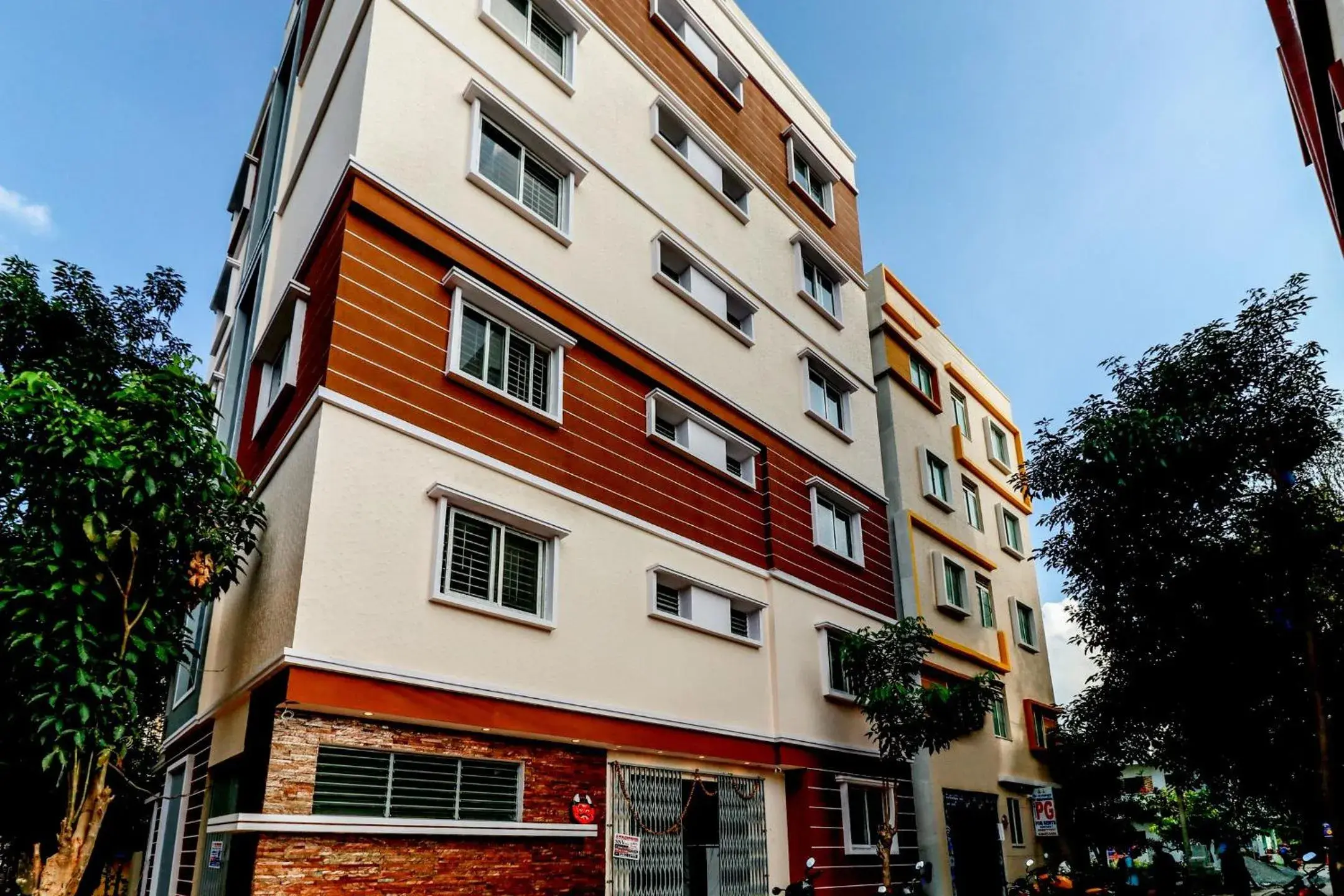 Facade/entrance in Capital O N R Residency Facade/entrance in Capital O N R Residency