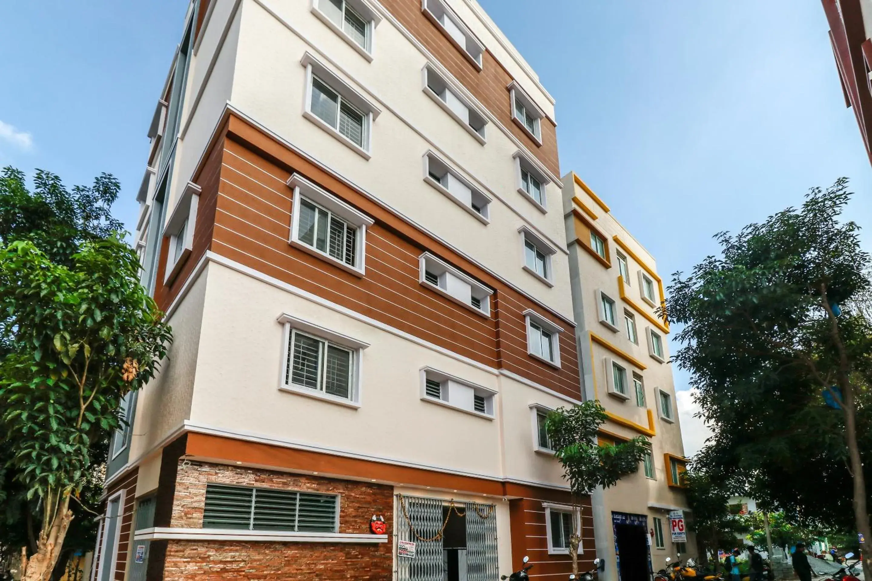 Facade/entrance in Capital O N R Residency Facade/entrance in Capital O N R Residency