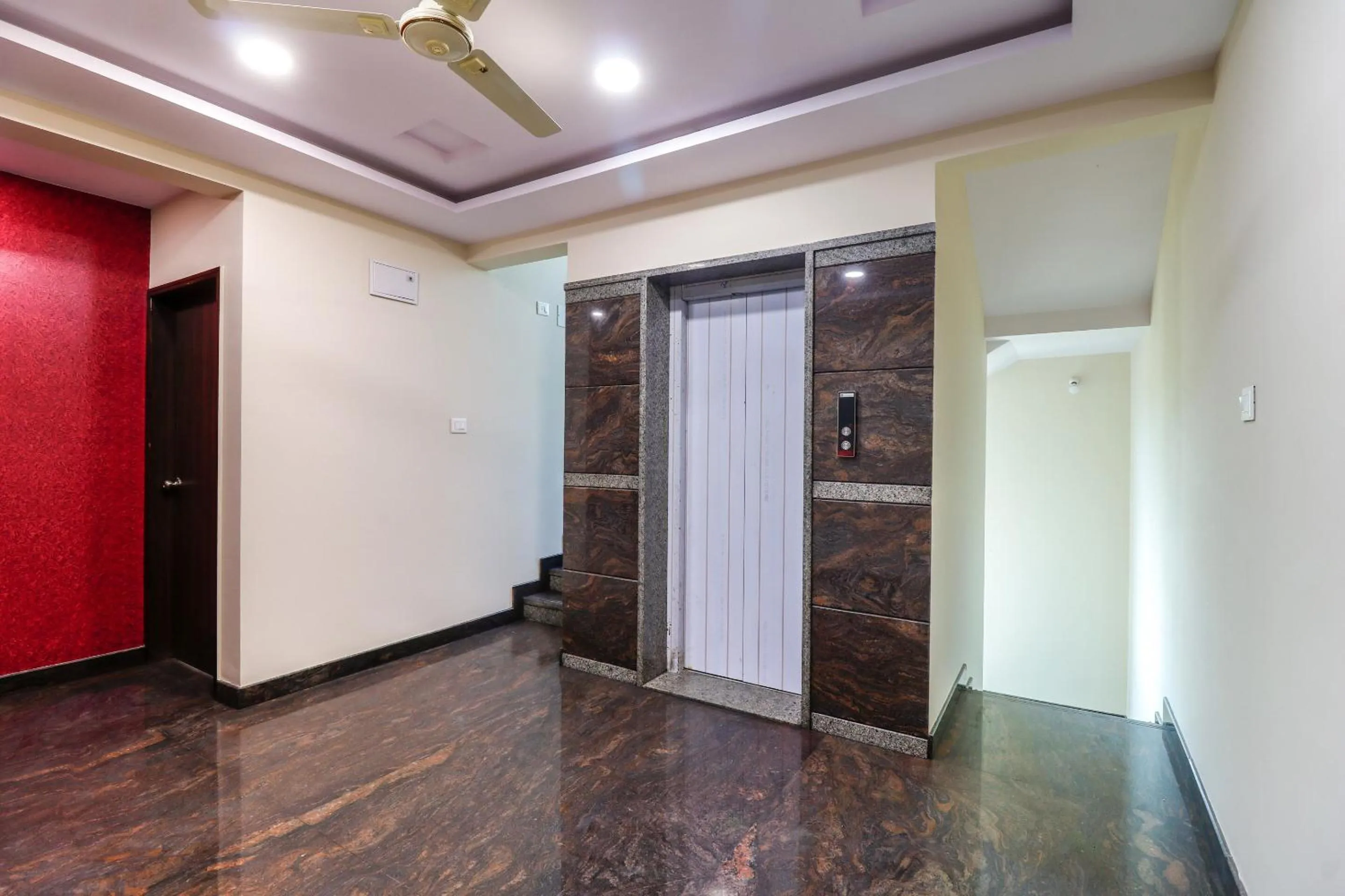 Lobby or reception in Capital O N R Residency