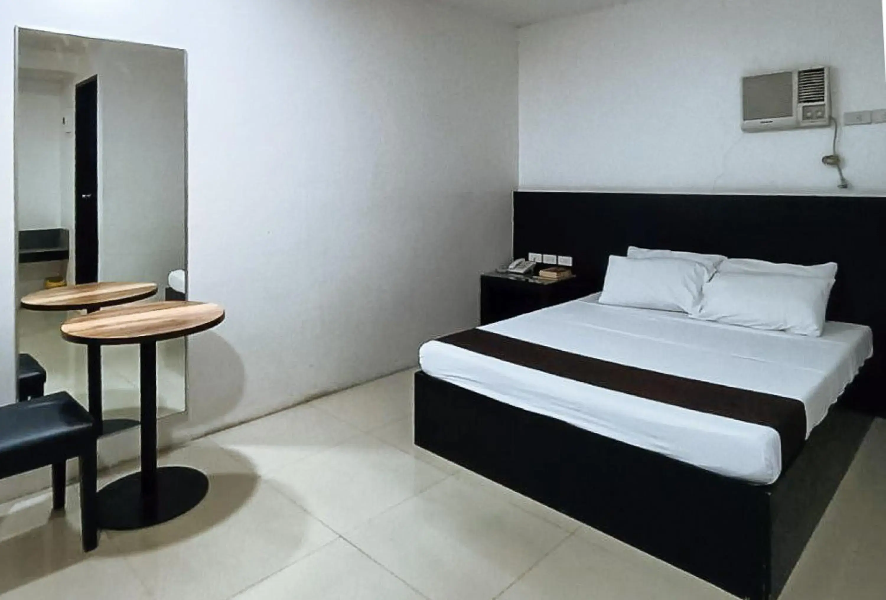 Bed in Check Inn Bacolod by RedDoorz Bed in Check Inn Bacolod by RedDoorz