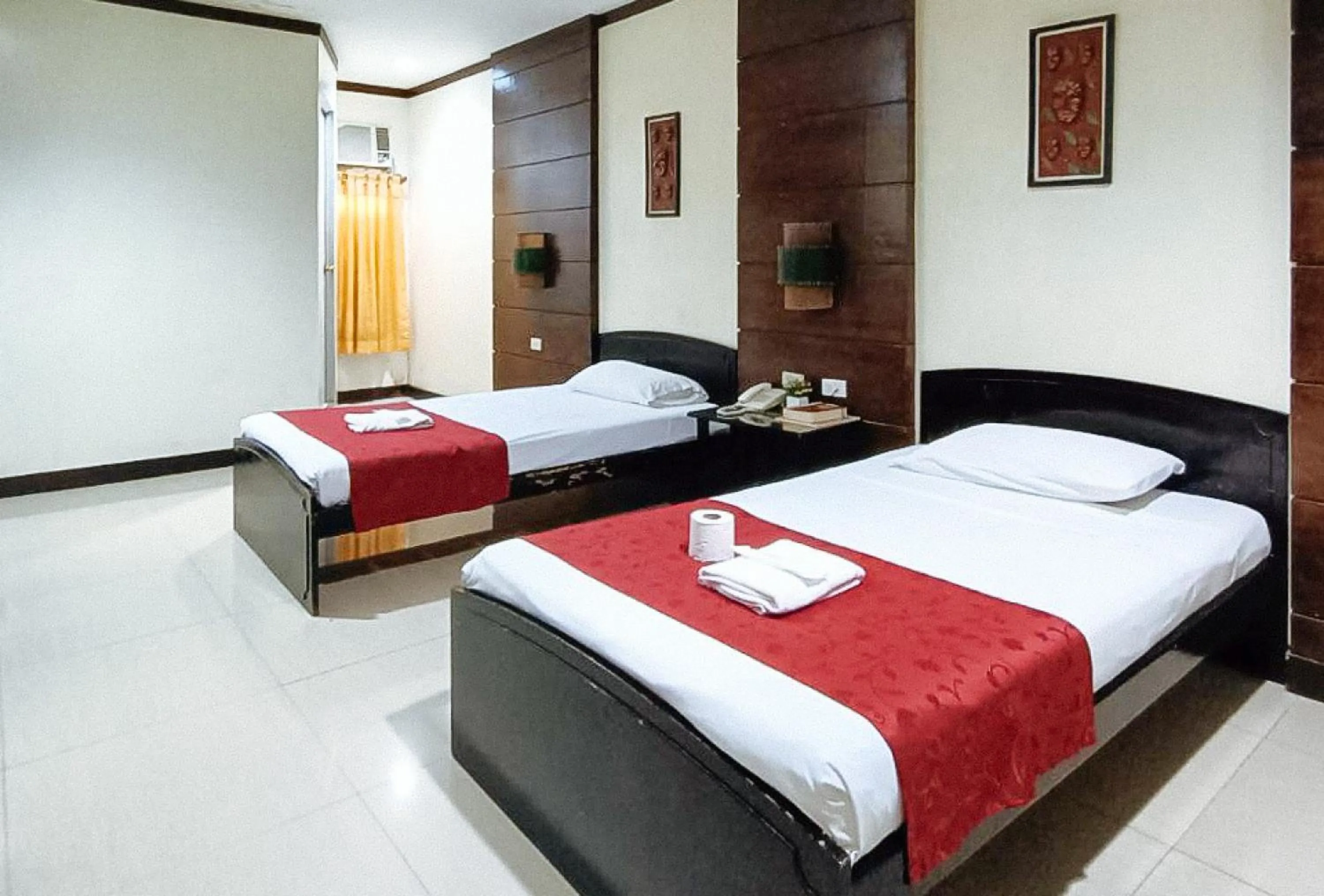 Bed in Check Inn Bacolod by RedDoorz
