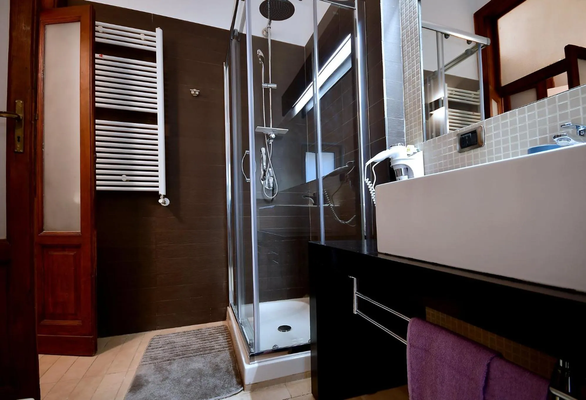 Shower in Di affreschi e volte