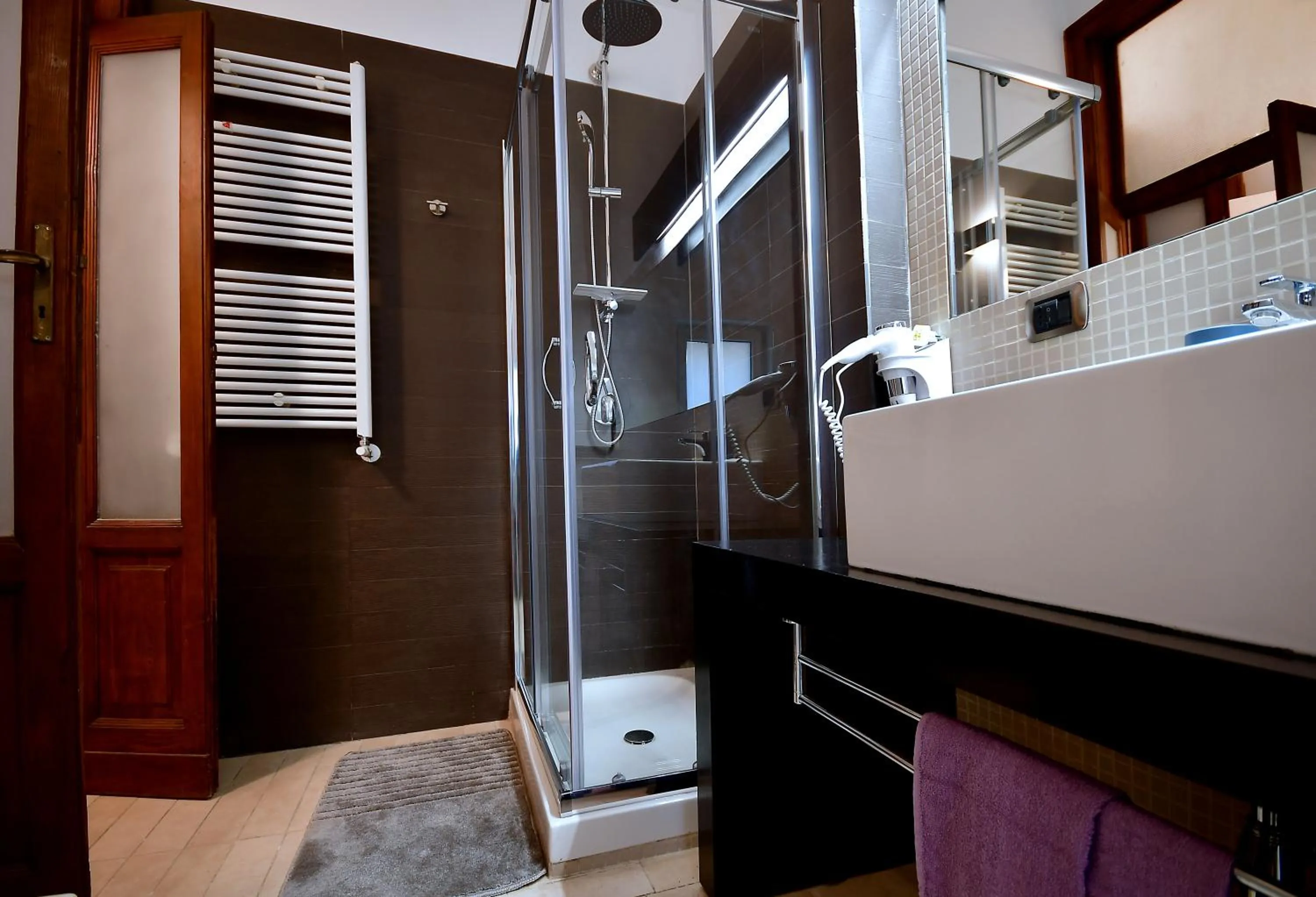 Shower in Di affreschi e volte