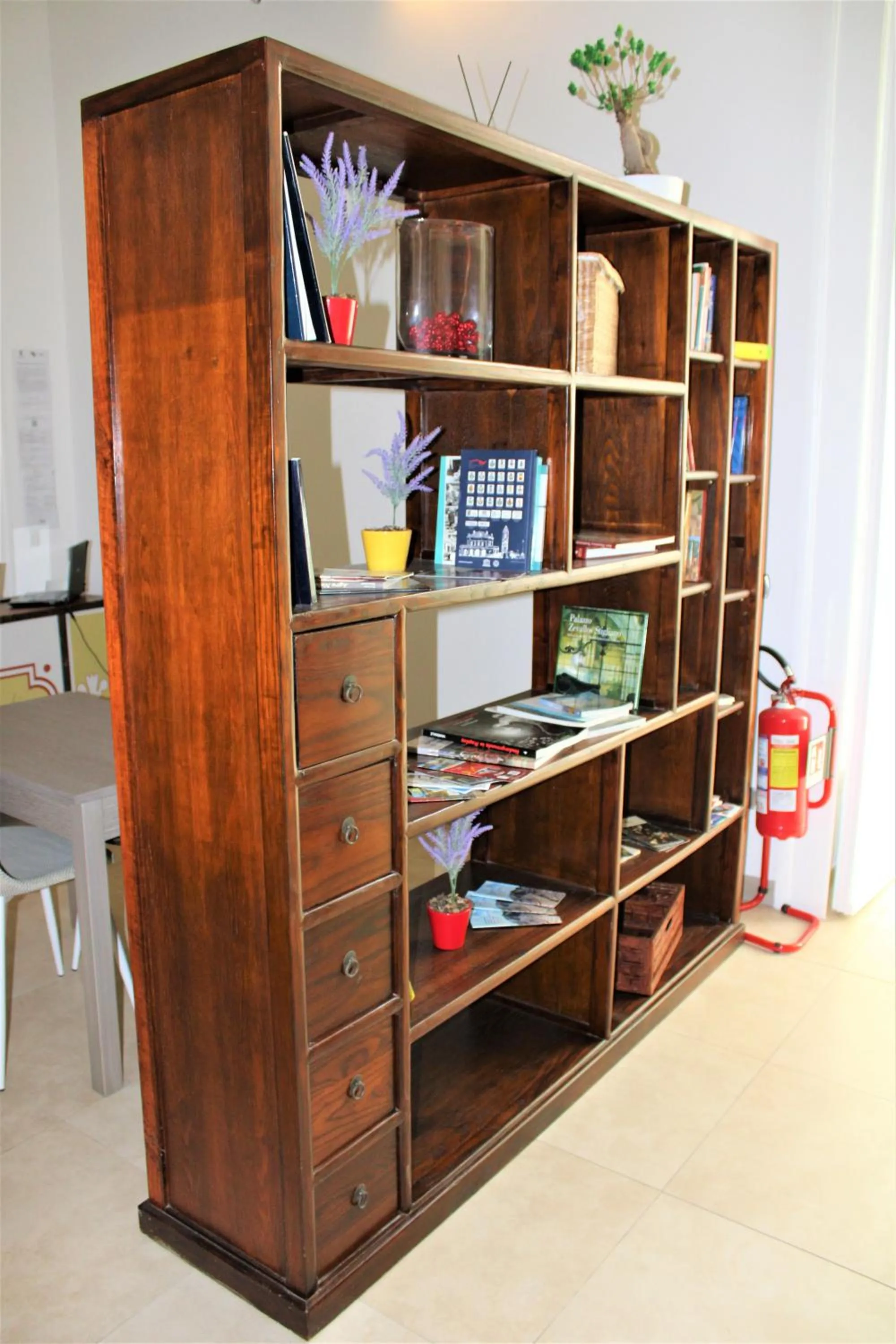 Library in Di affreschi e volte