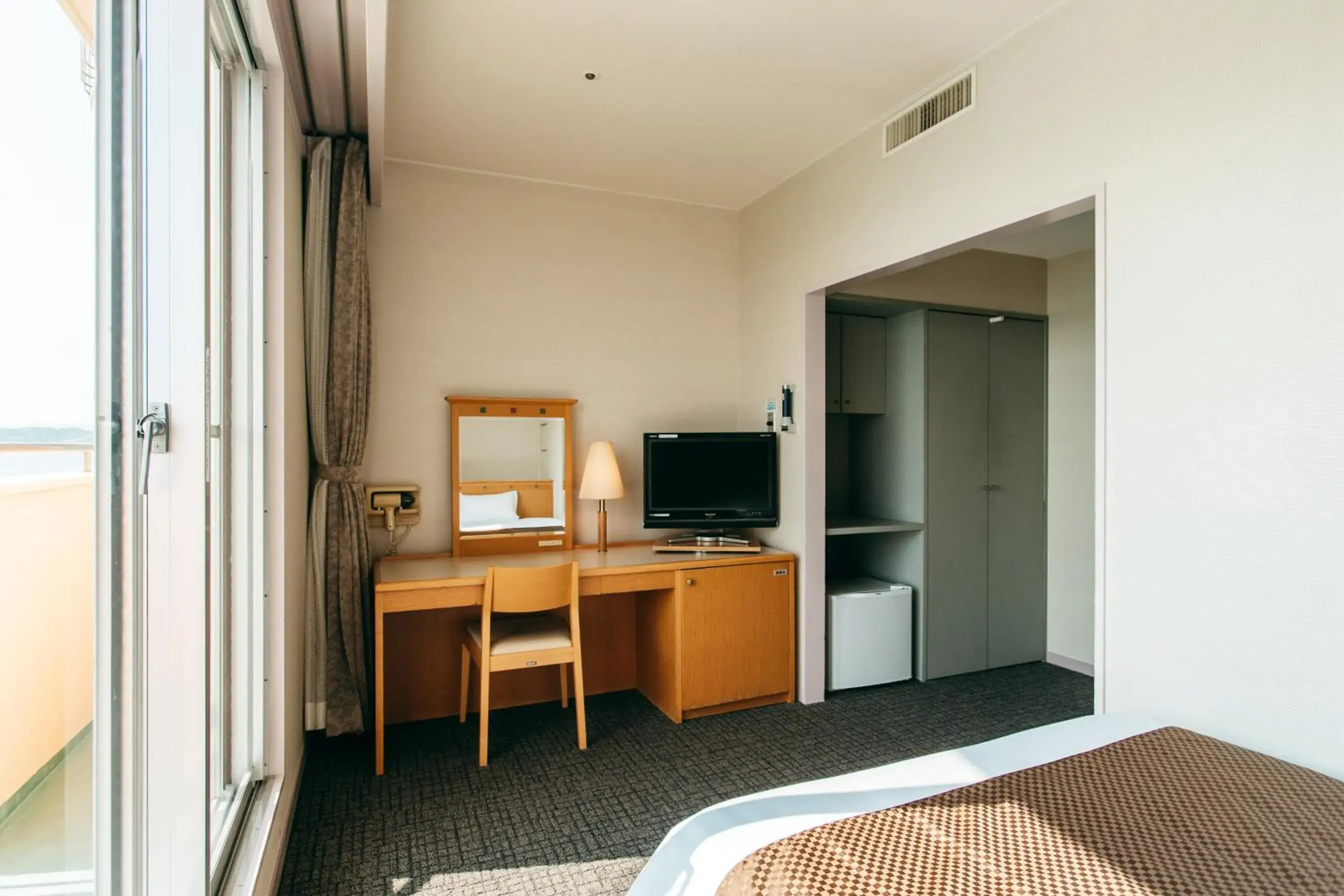 Semi Double Room (With Private Bath) - single occupancy in KAMENOI HOTEL Kii-Tanabe Semi Double Room (With Private Bath) - single occupancy in KAMENOI HOTEL Kii-Tanabe