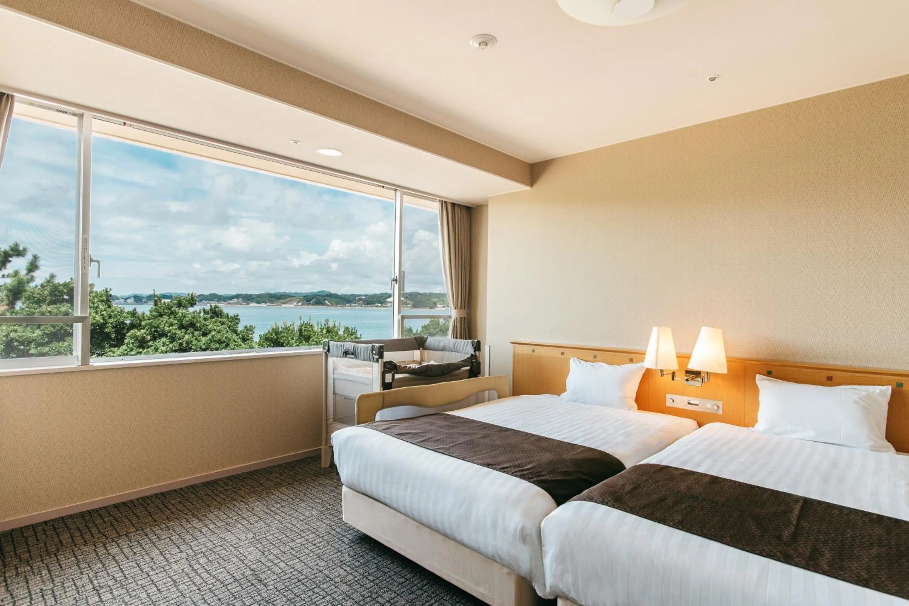 Photo of the whole room, Bed in KAMENOI HOTEL Kii-Tanabe