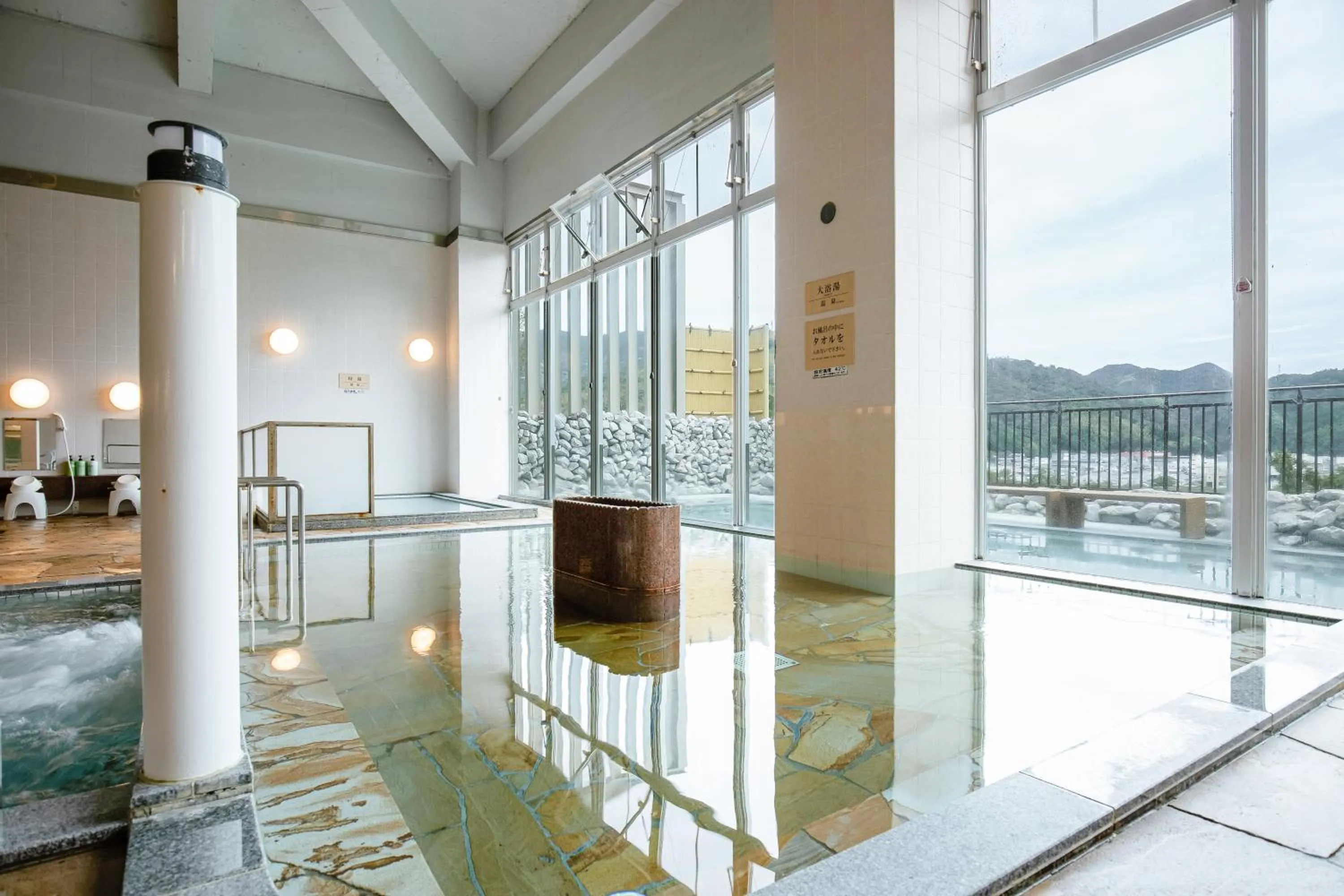 Hot Spring Bath in Kanpo no Yado Ino