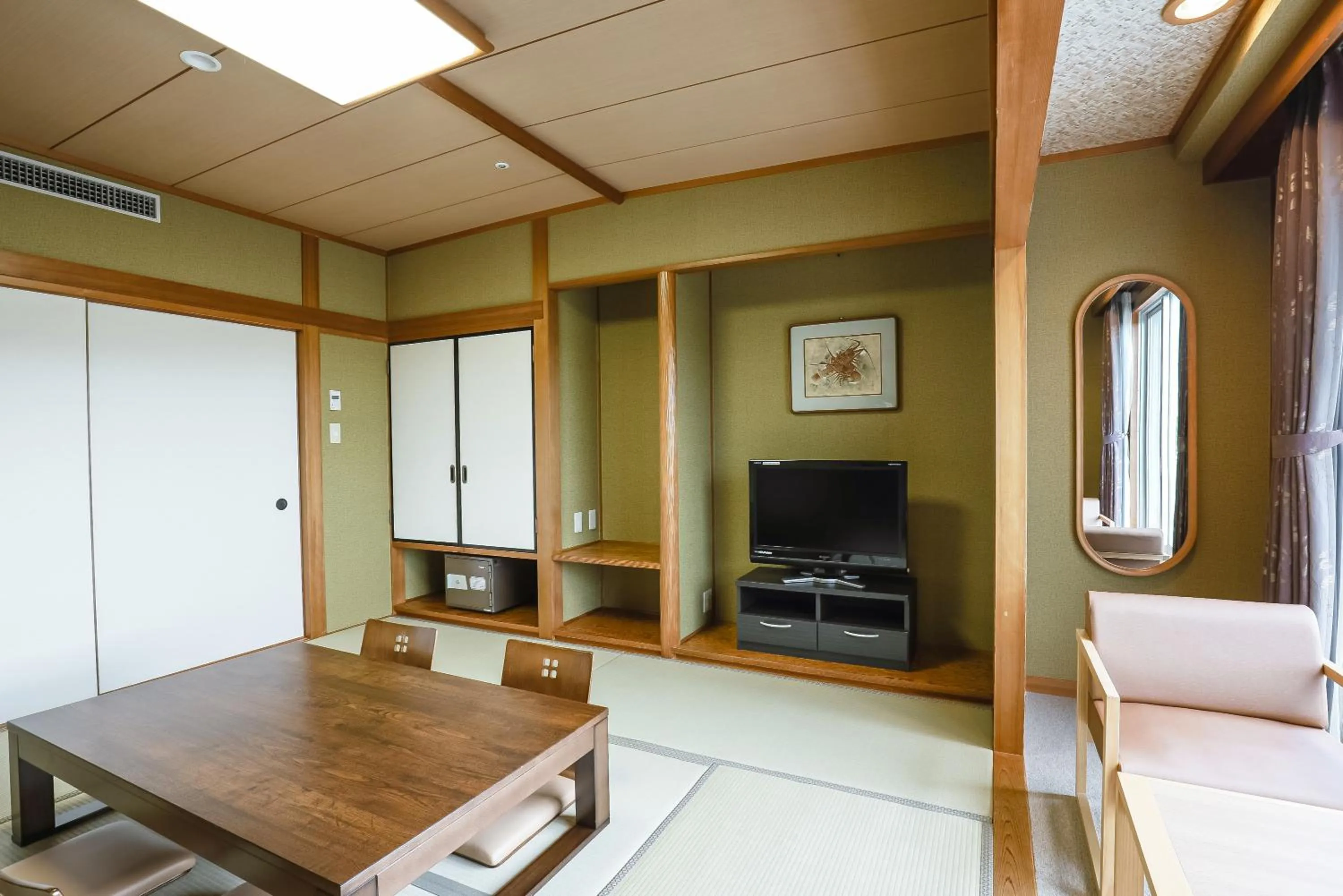 Photo of the whole room in KAMENOI HOTEL Kochi