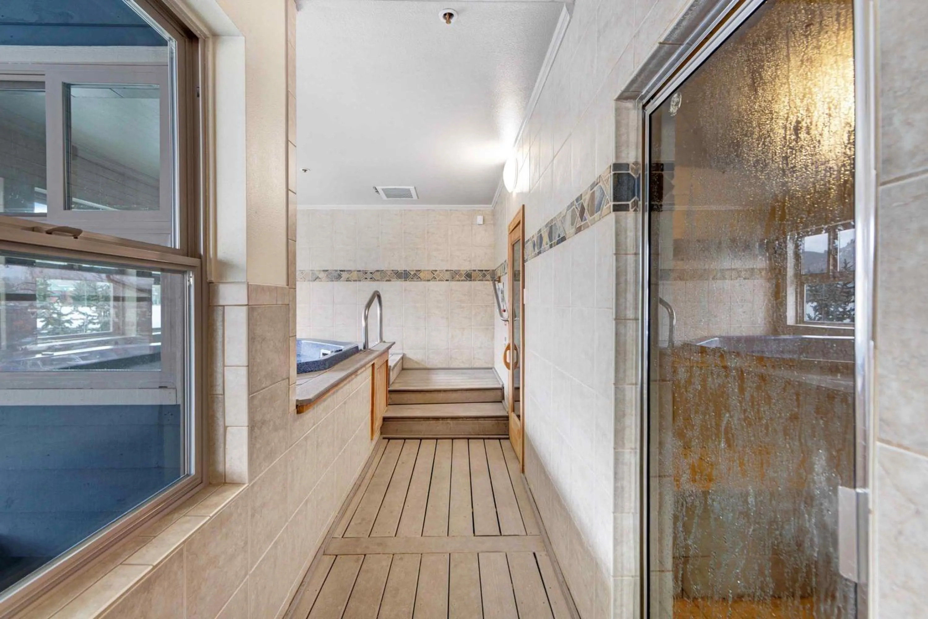 River Mountain Lodge