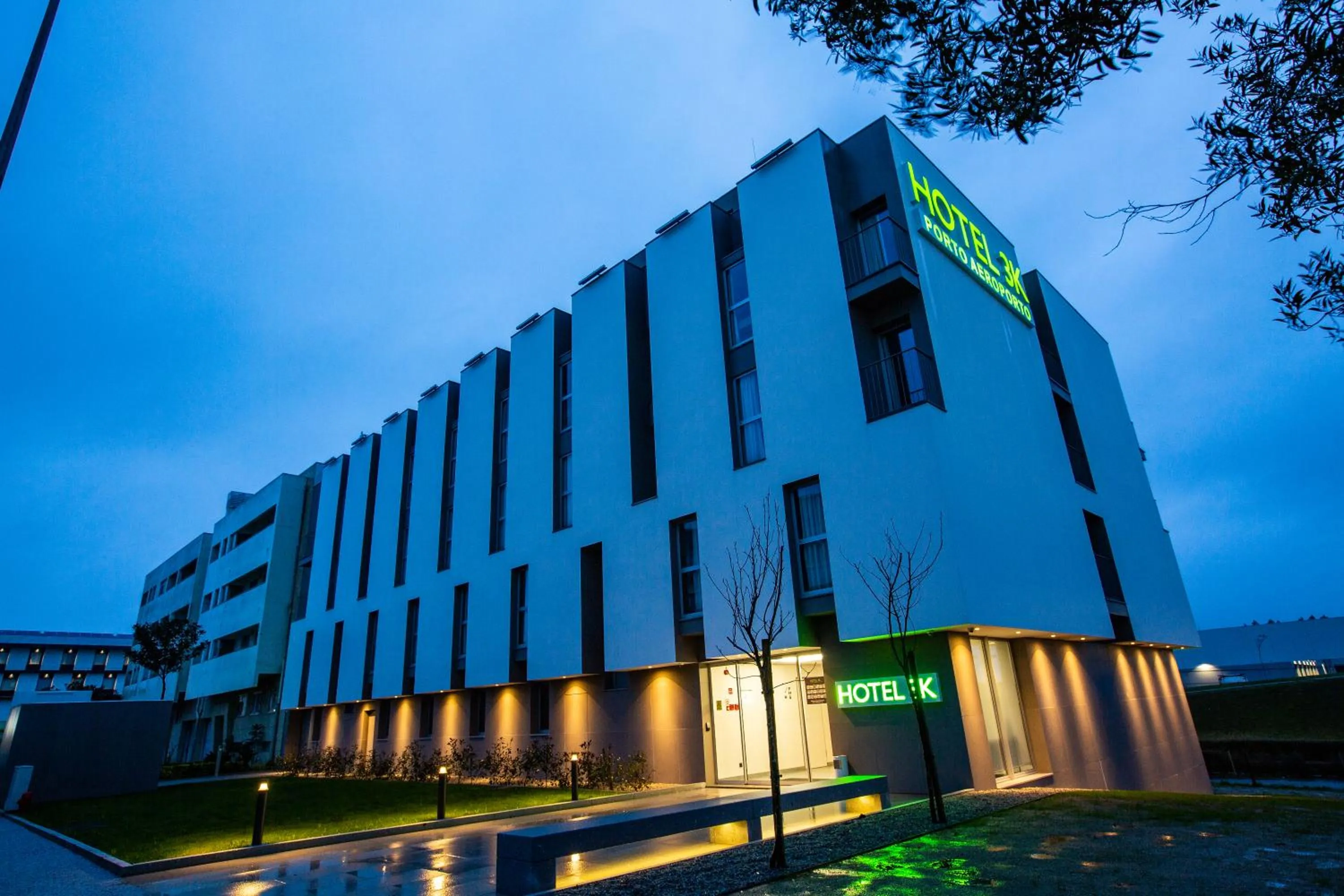 Property building in Hotel 3K Porto Aeroporto