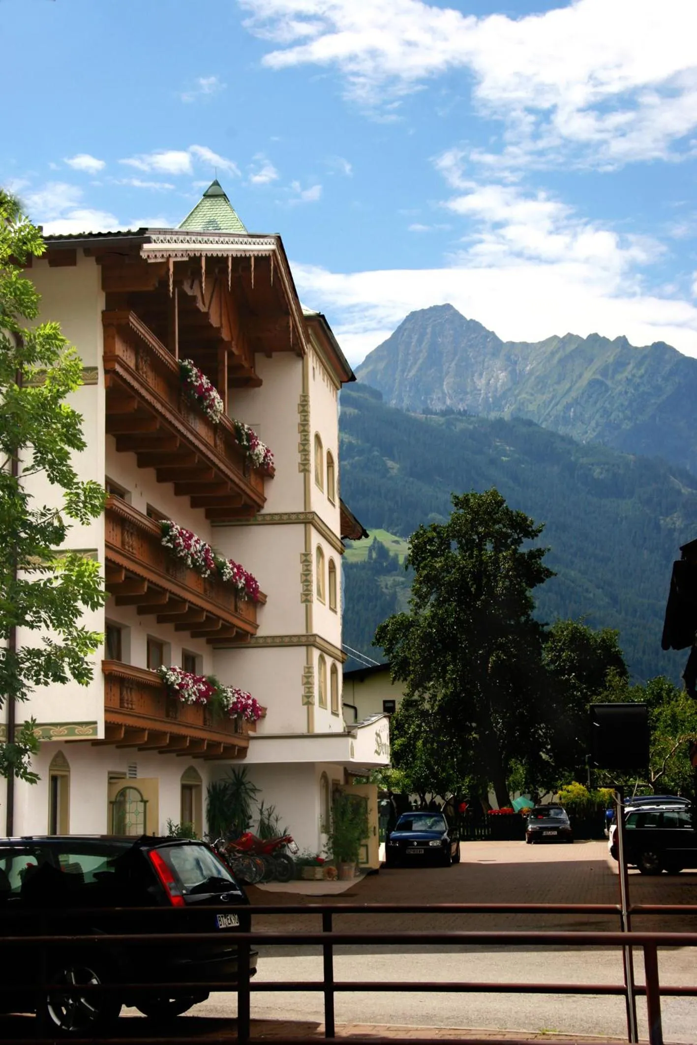 Property building in Landhotel Denggerhof