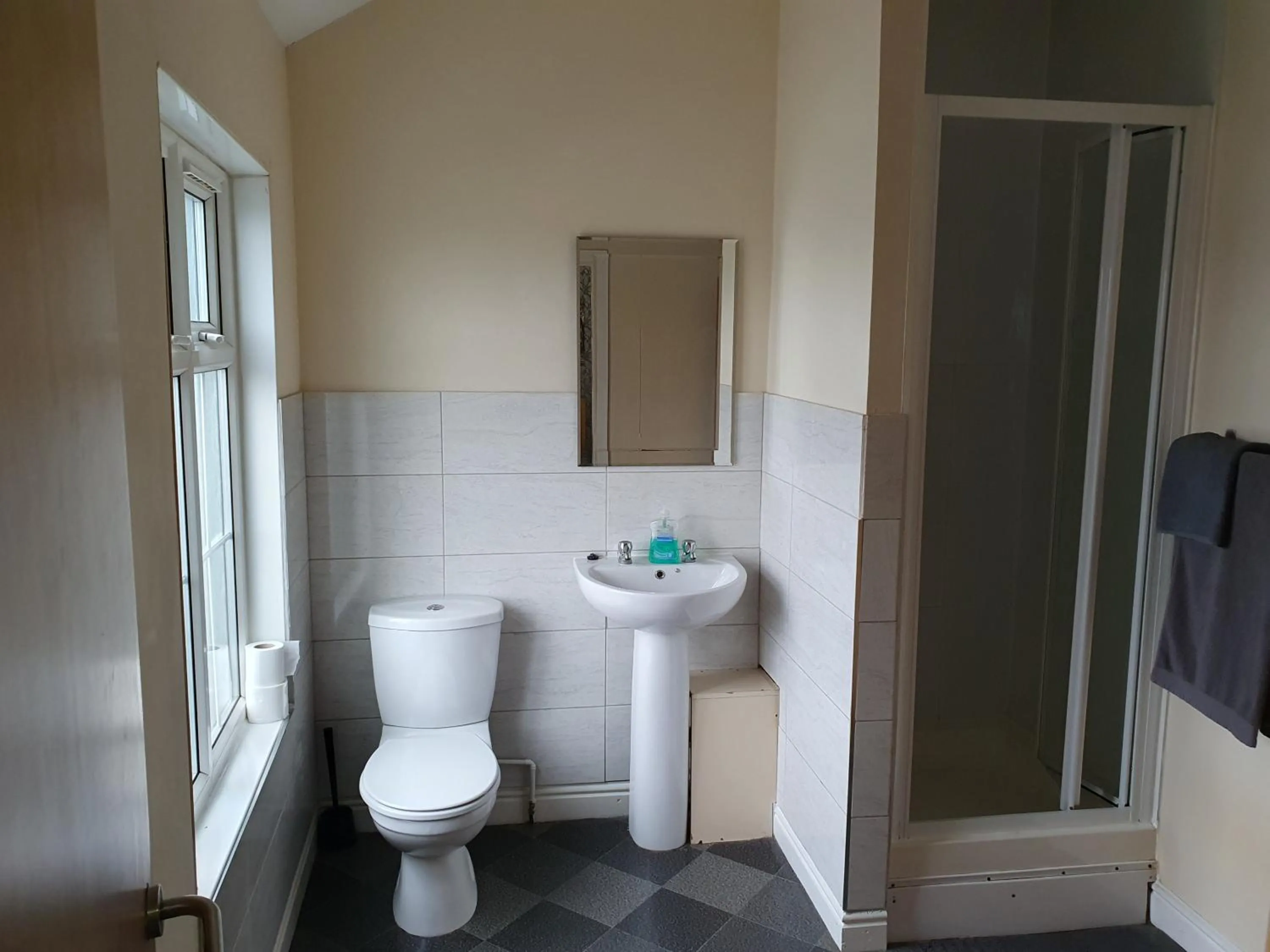 Toilet in Brookfield Hotel
