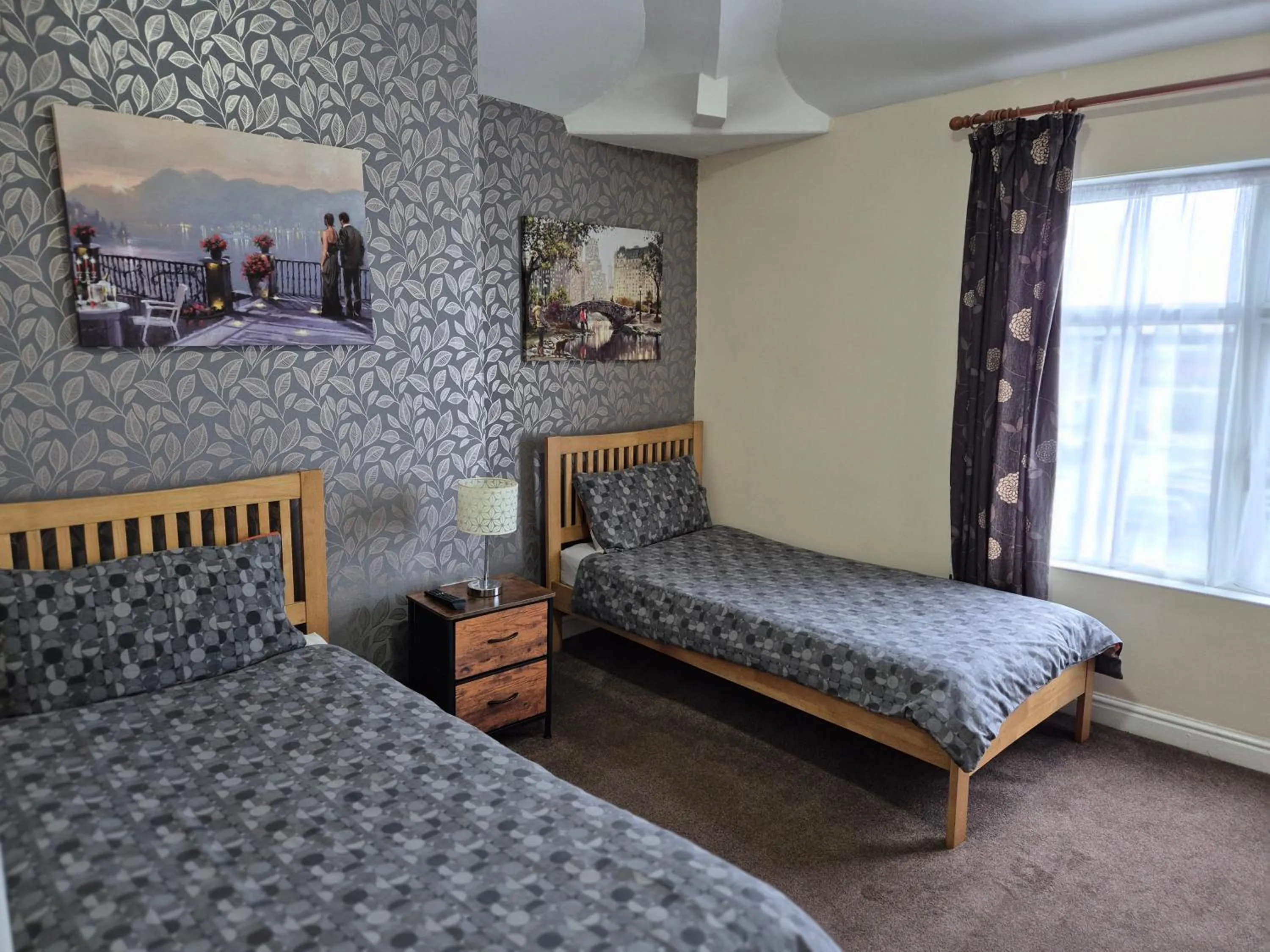 Bedroom, Bed in Brookfield Hotel