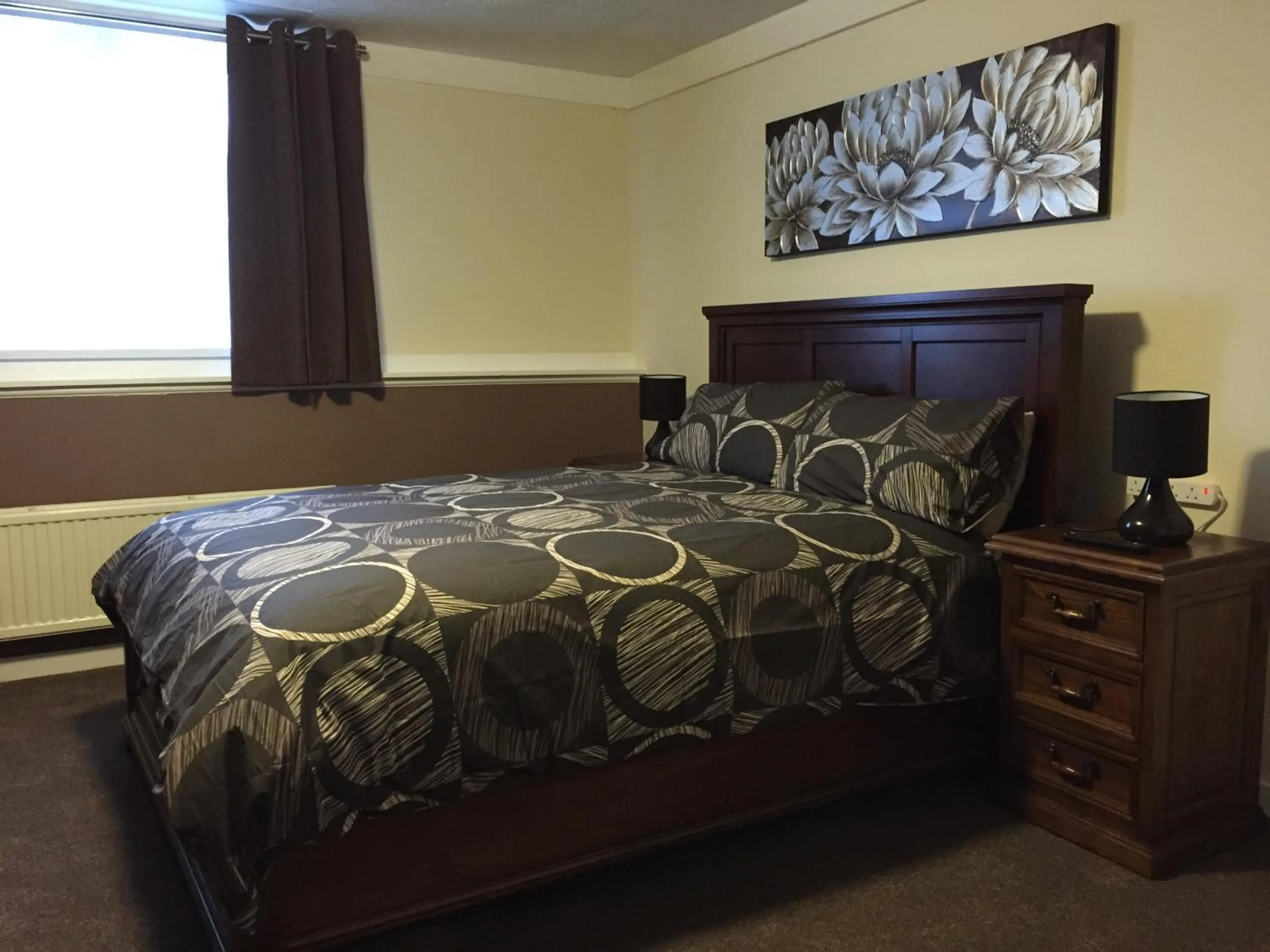 Photo of the whole room, Bed in Brookfield Hotel