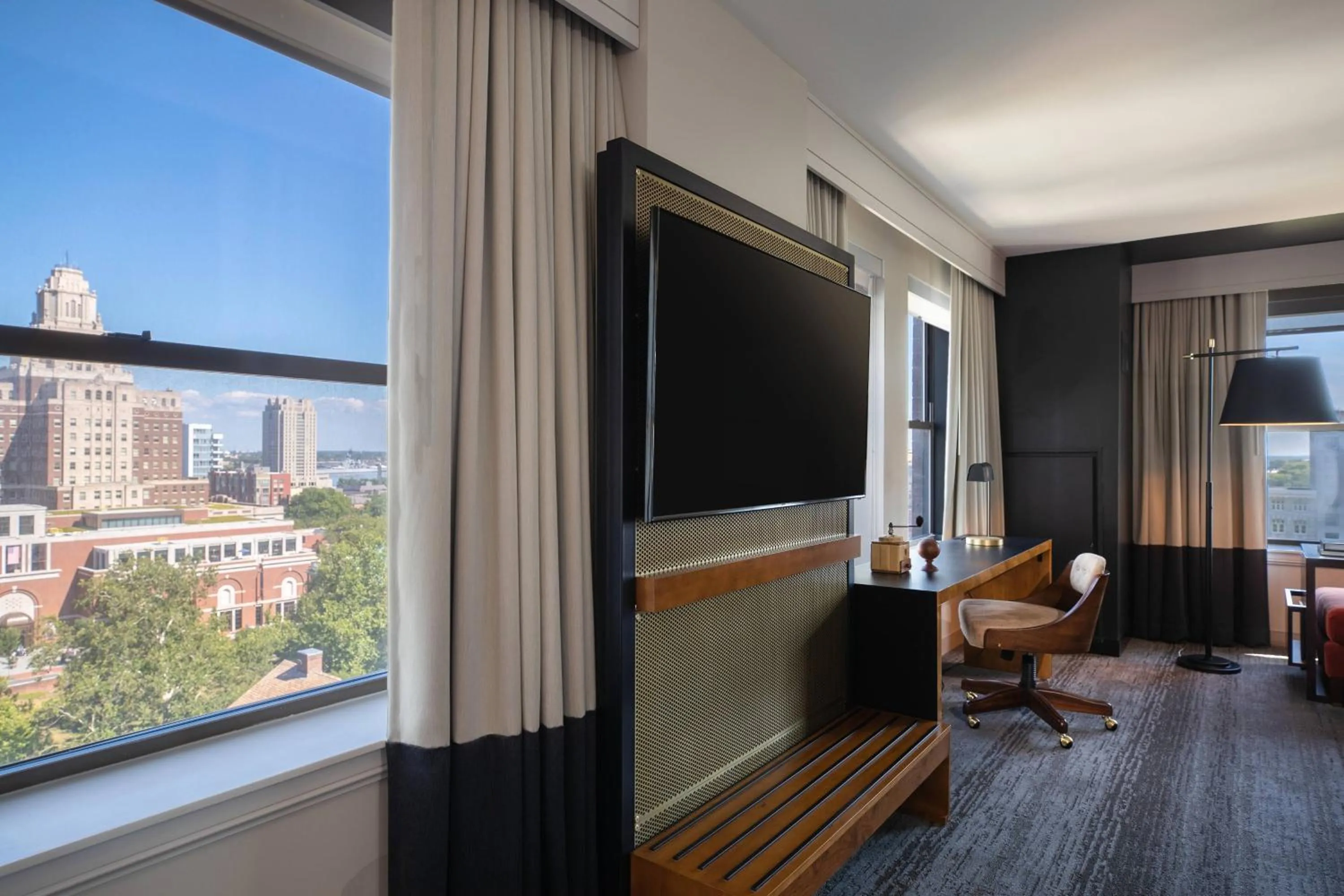 Photo of the whole room in Renaissance Philadelphia Downtown Hotel