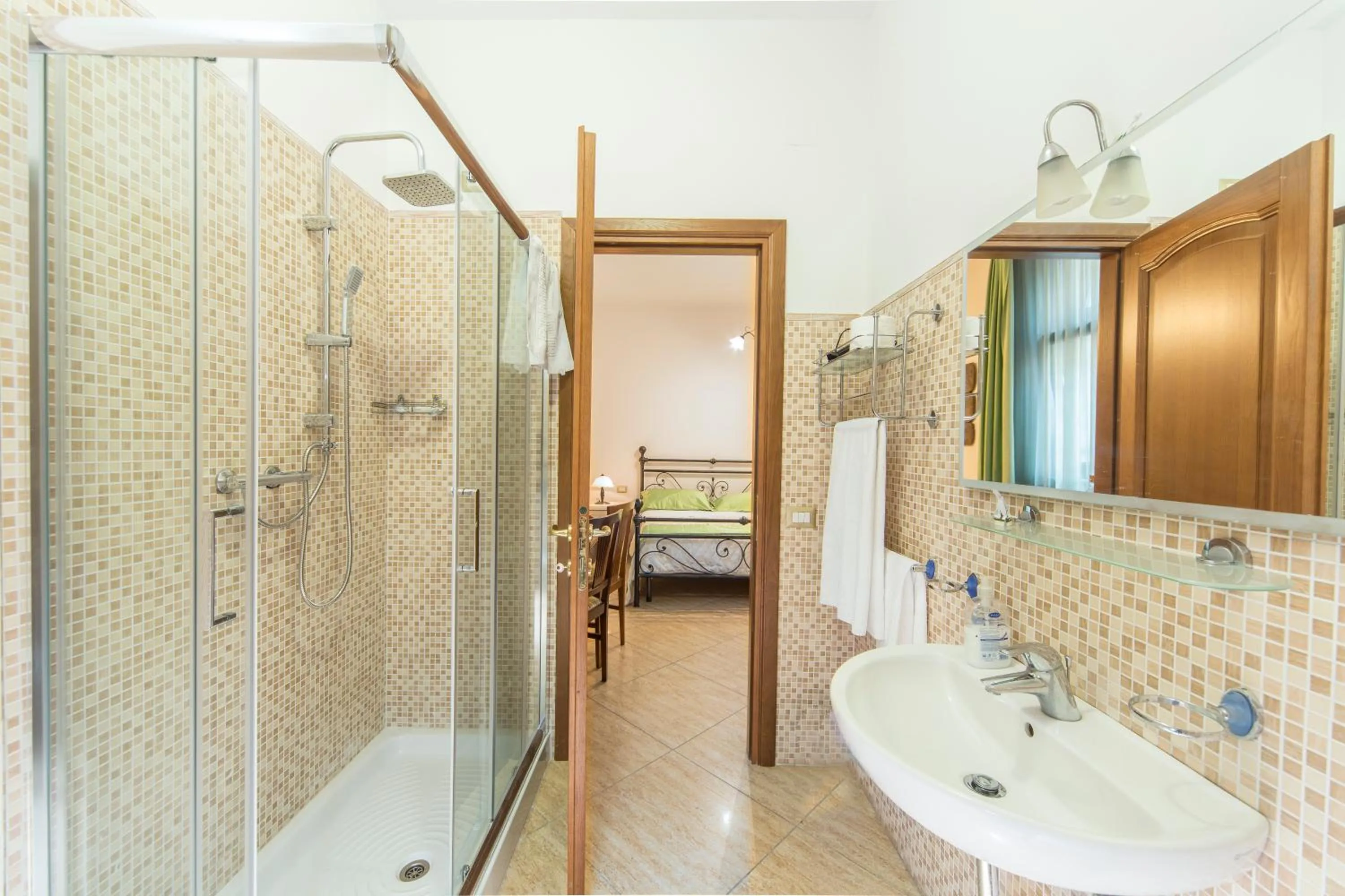Shower in B&B Casa Cavour