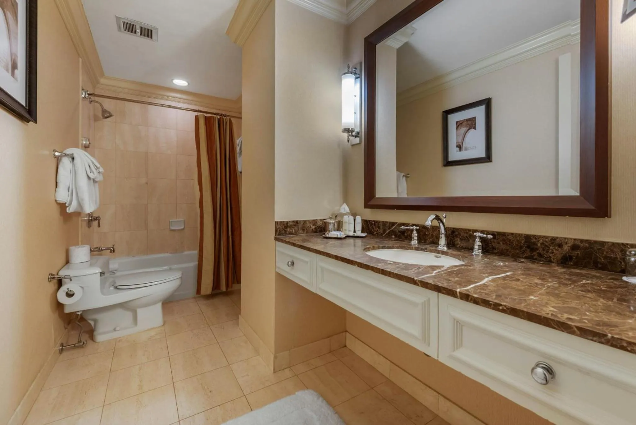 Bathroom in Omni William Penn Hotel