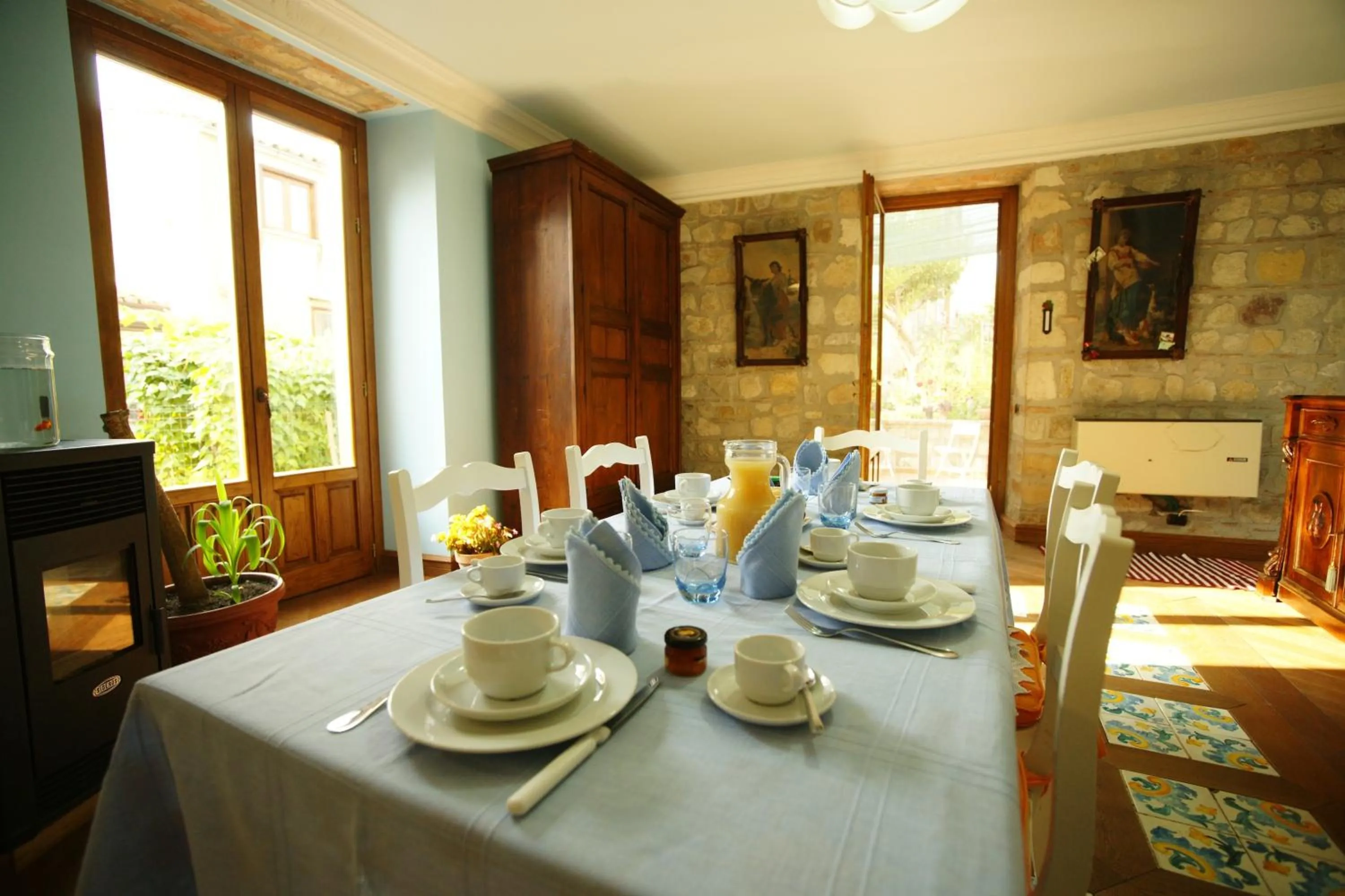 Communal kitchen in B&B Sciabakè