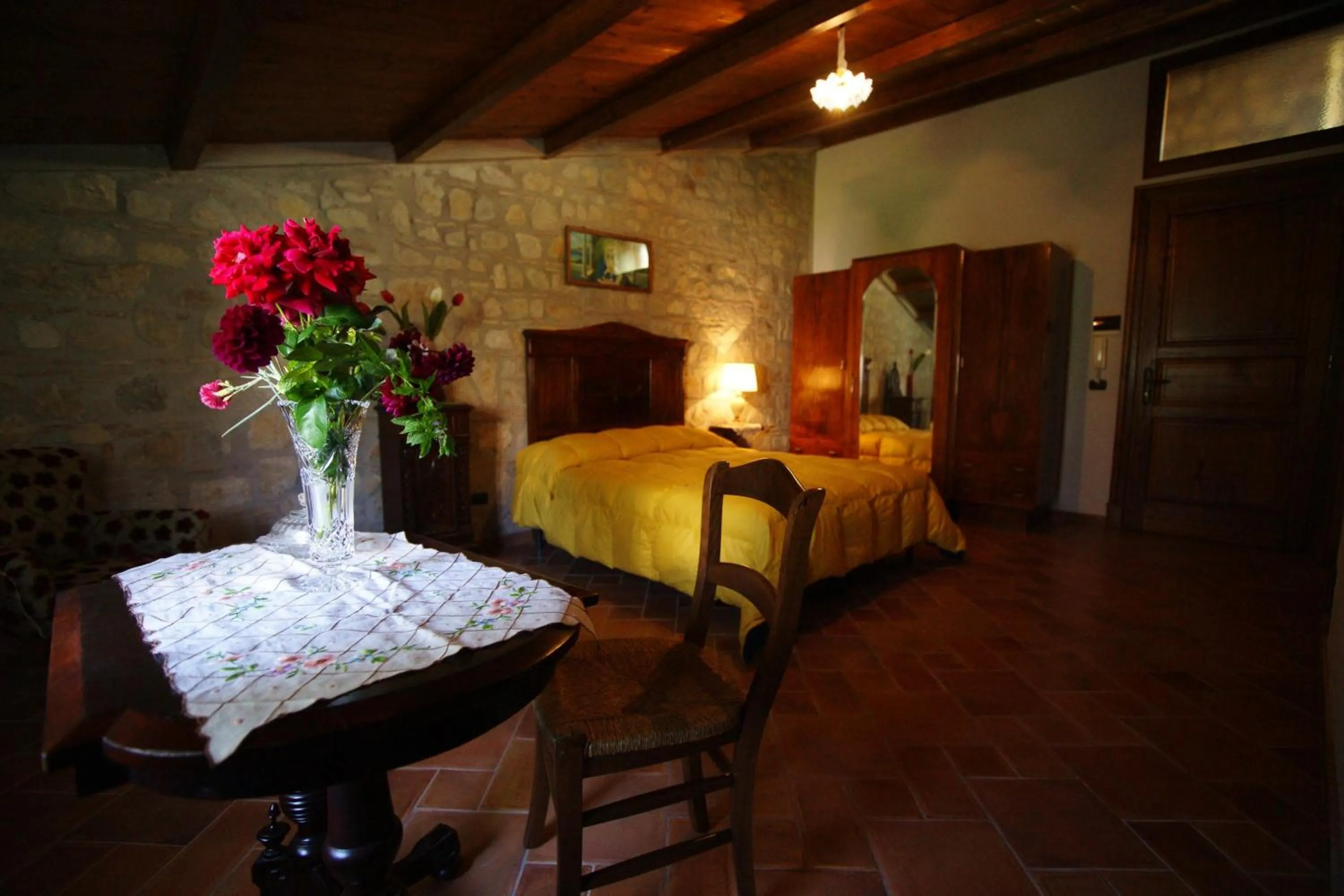 Decorative detail, Bed in B&B Sciabakè