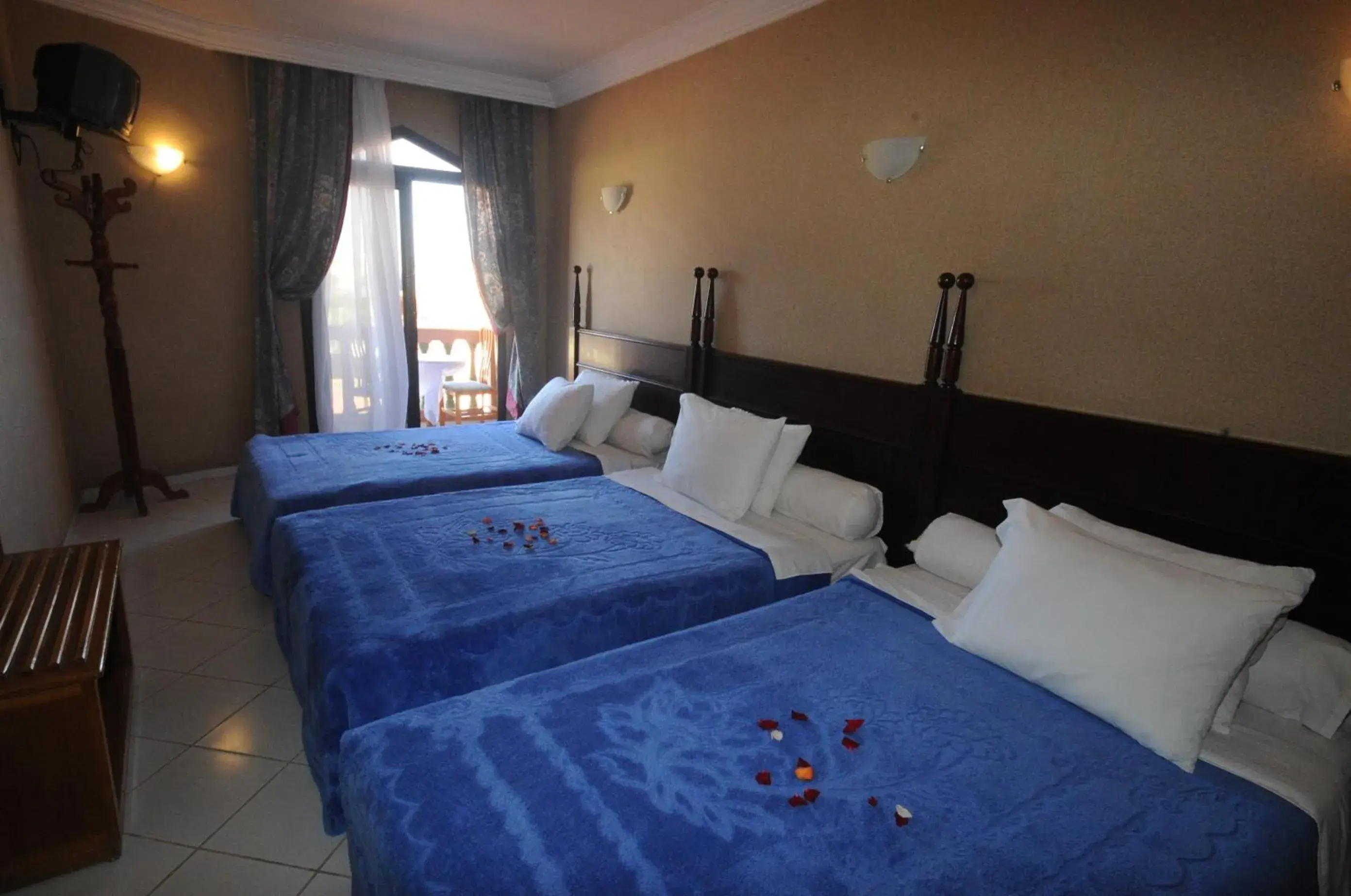 Standard Triple Room in Hôtel Atlantique Panorama Standard Triple Room in Hôtel Atlantique Panorama