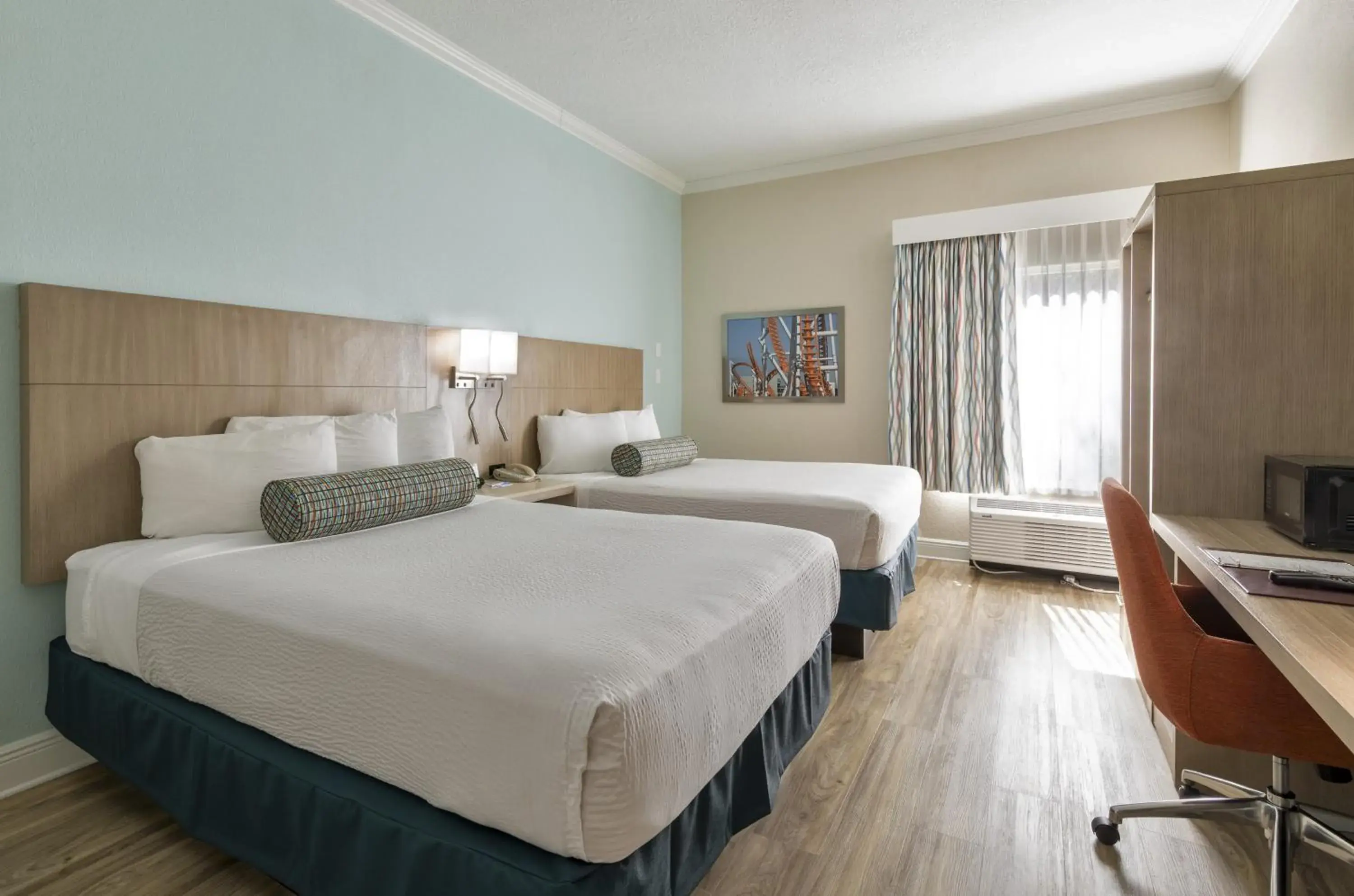 Queen Room with Two Queen Beds in Galleria Palms Orlando - Free Theme Park Shuttles Queen Room with Two Queen Beds in Galleria Palms Orlando - Free Theme Park Shuttles