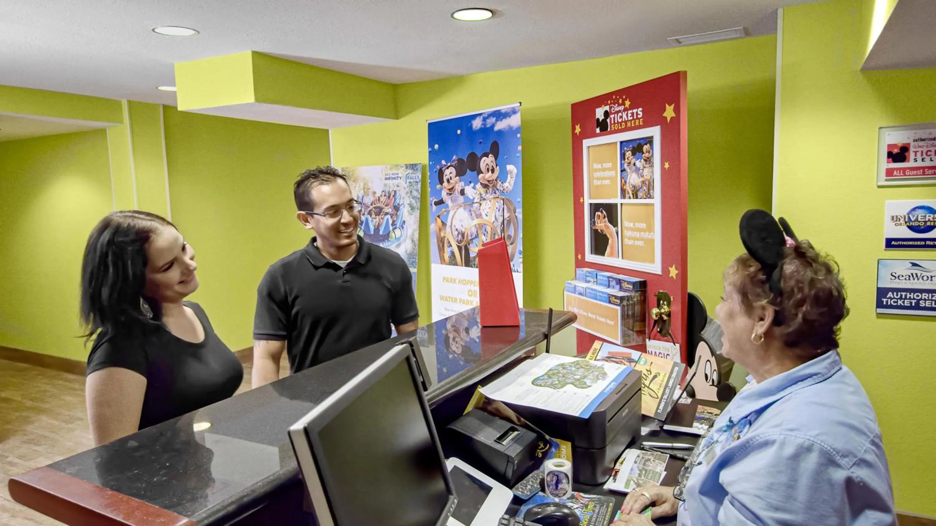 People in Galleria Palms Orlando - Free Theme Park Shuttles