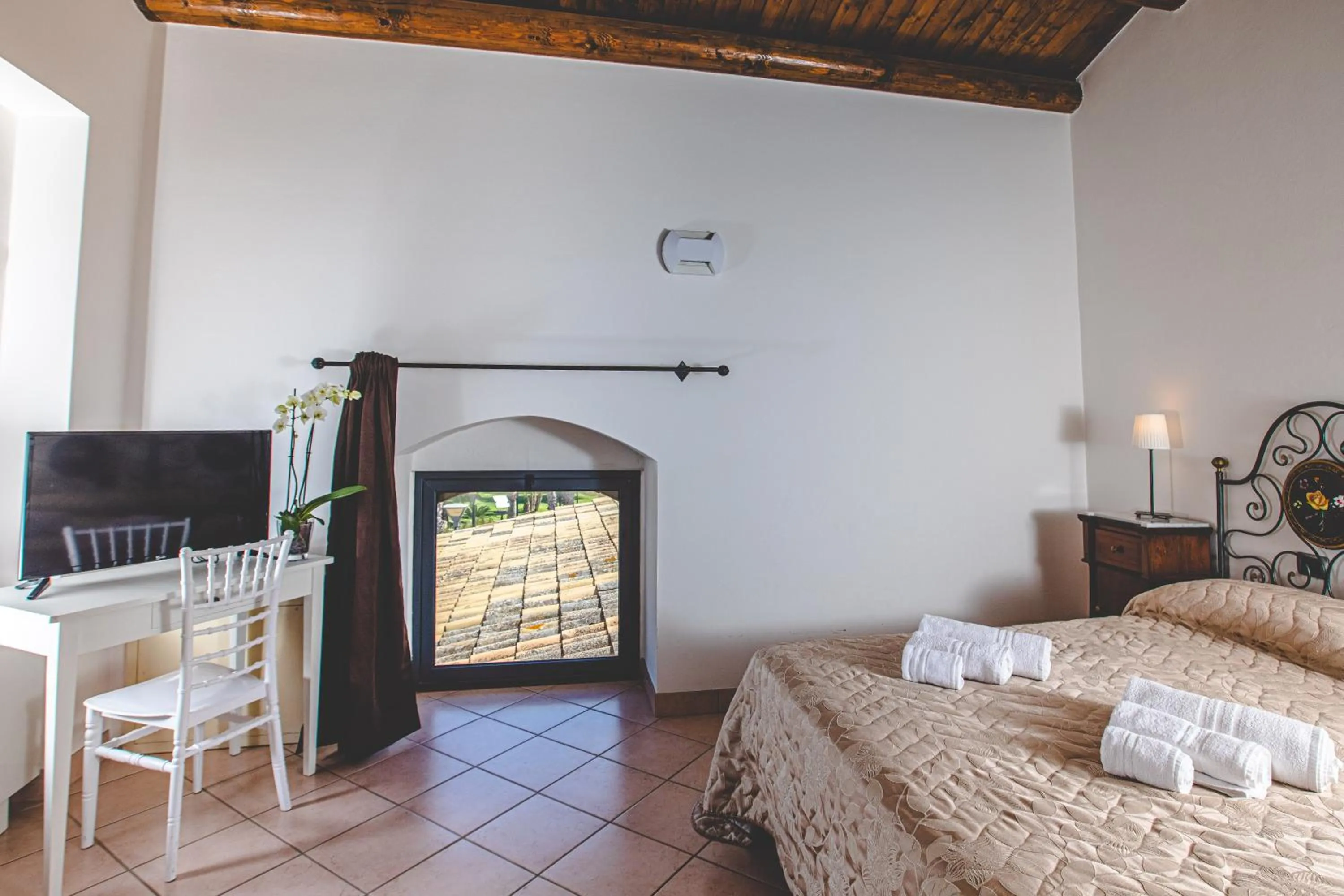 Bed in Nuovo Castello Crisilio