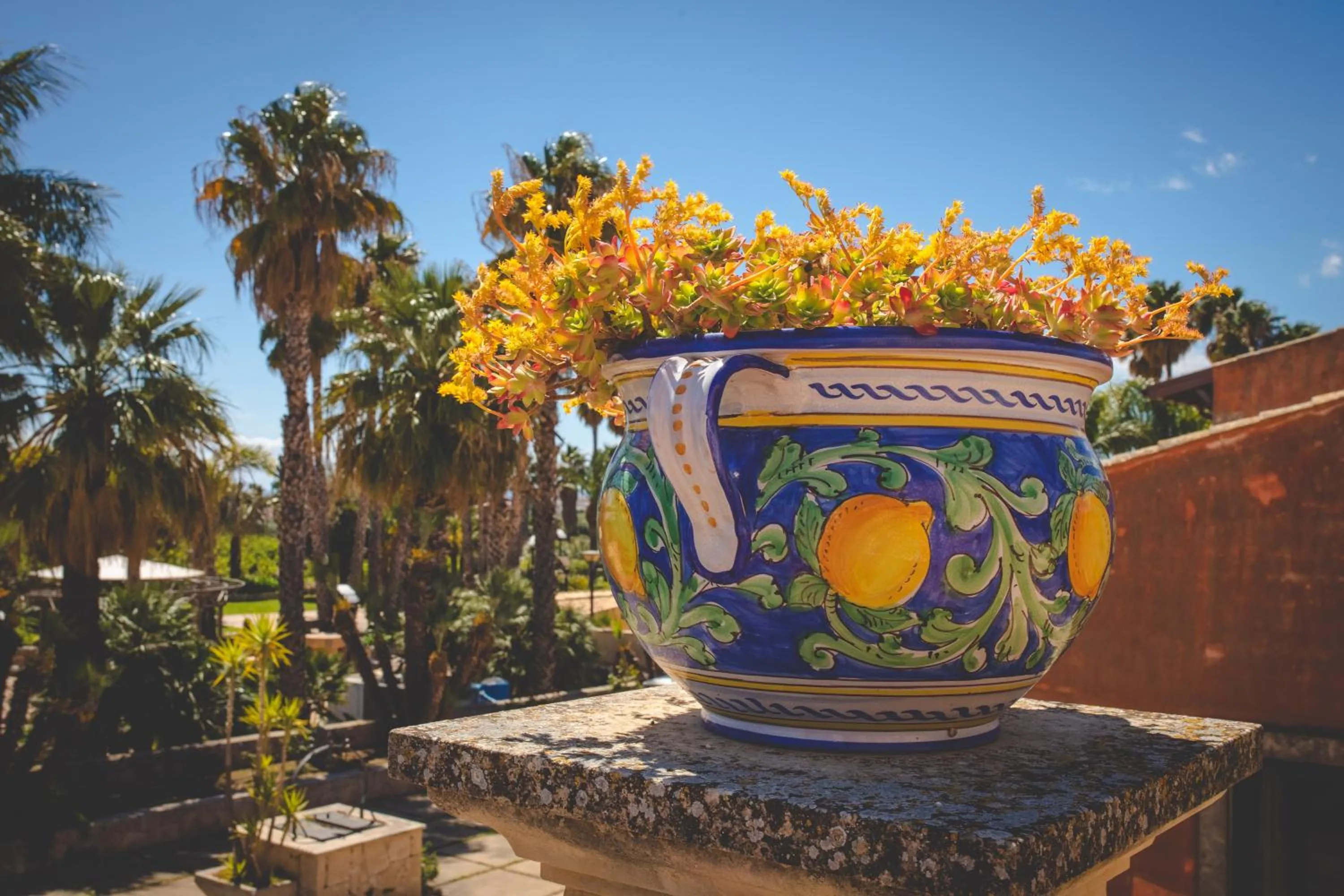 Garden view in Nuovo Castello Crisilio