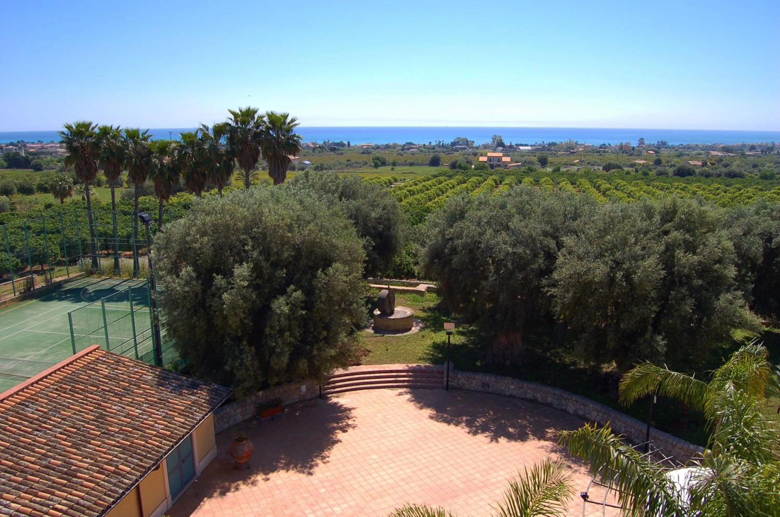 Garden in Nuovo Castello Crisilio