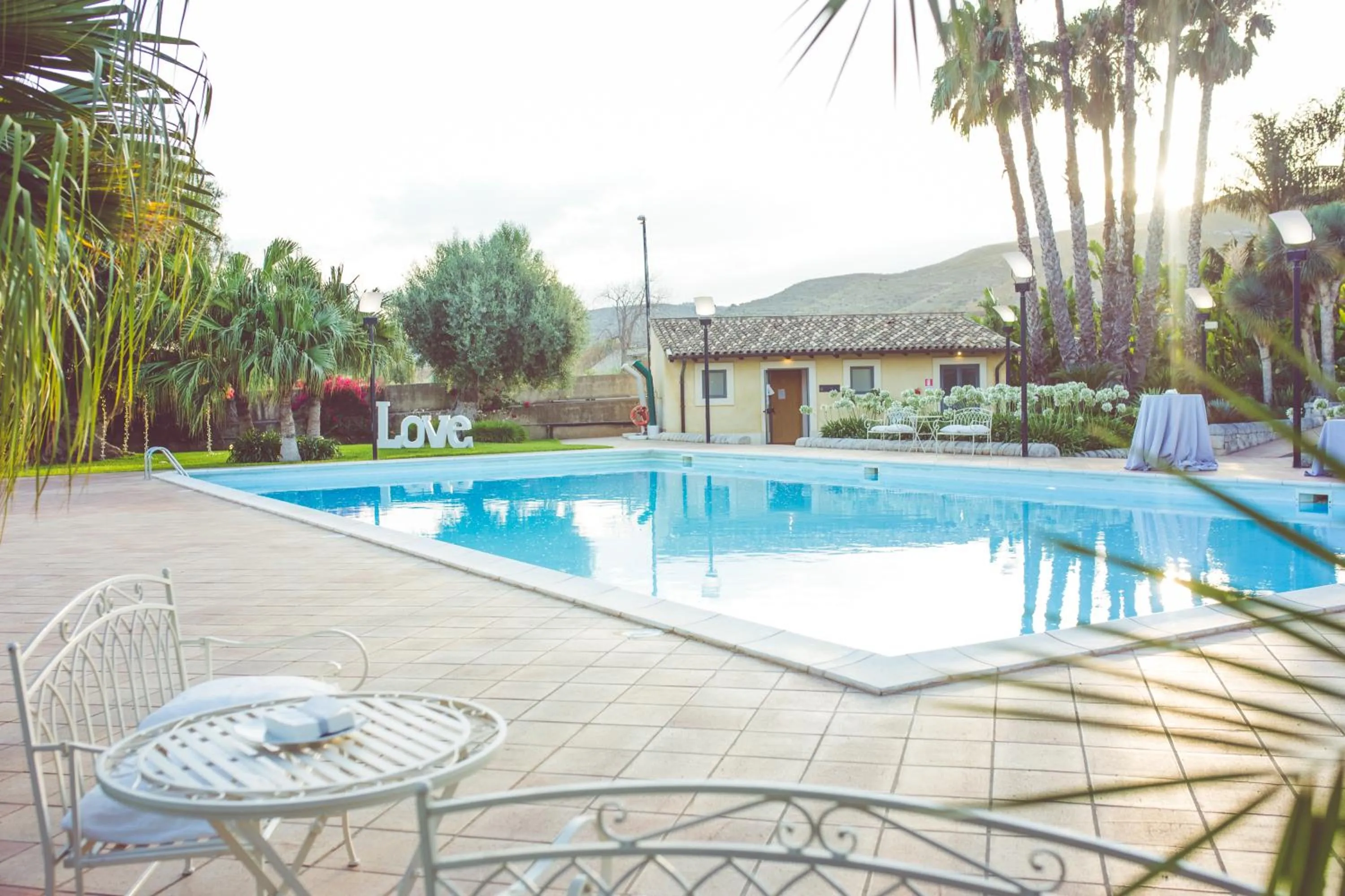 Swimming pool in Nuovo Castello Crisilio