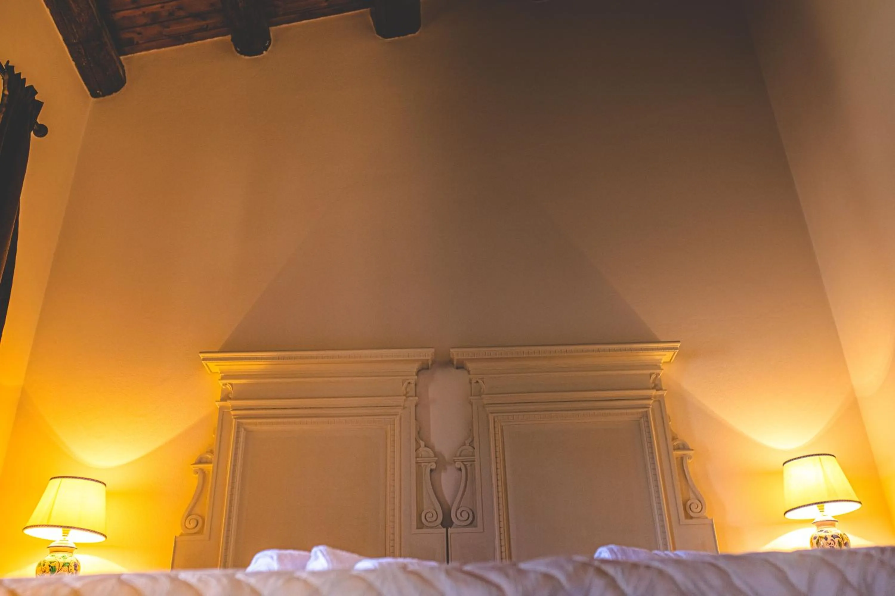 Bed in Nuovo Castello Crisilio