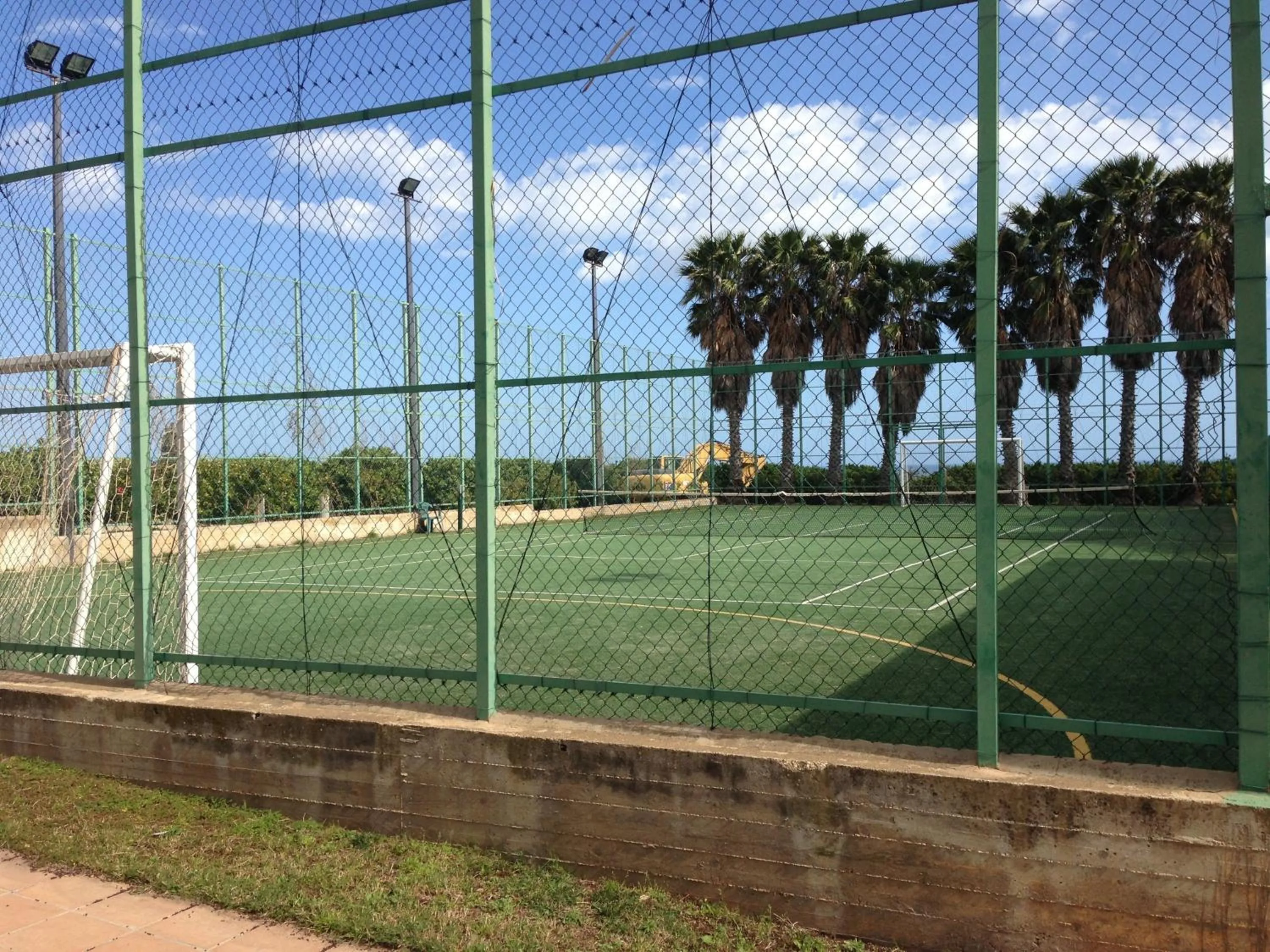 Tennis court in Nuovo Castello Crisilio