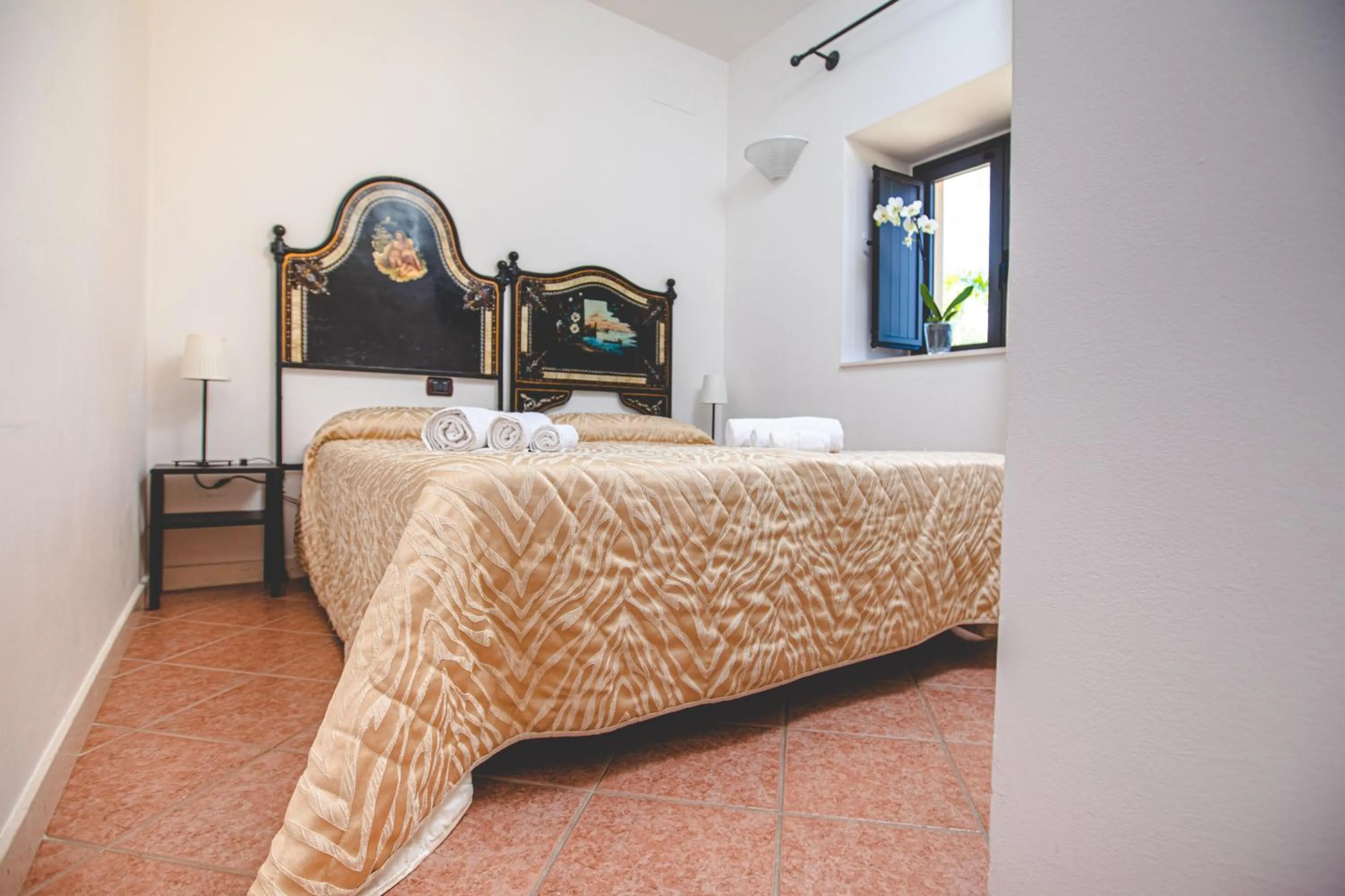 Bed in Nuovo Castello Crisilio