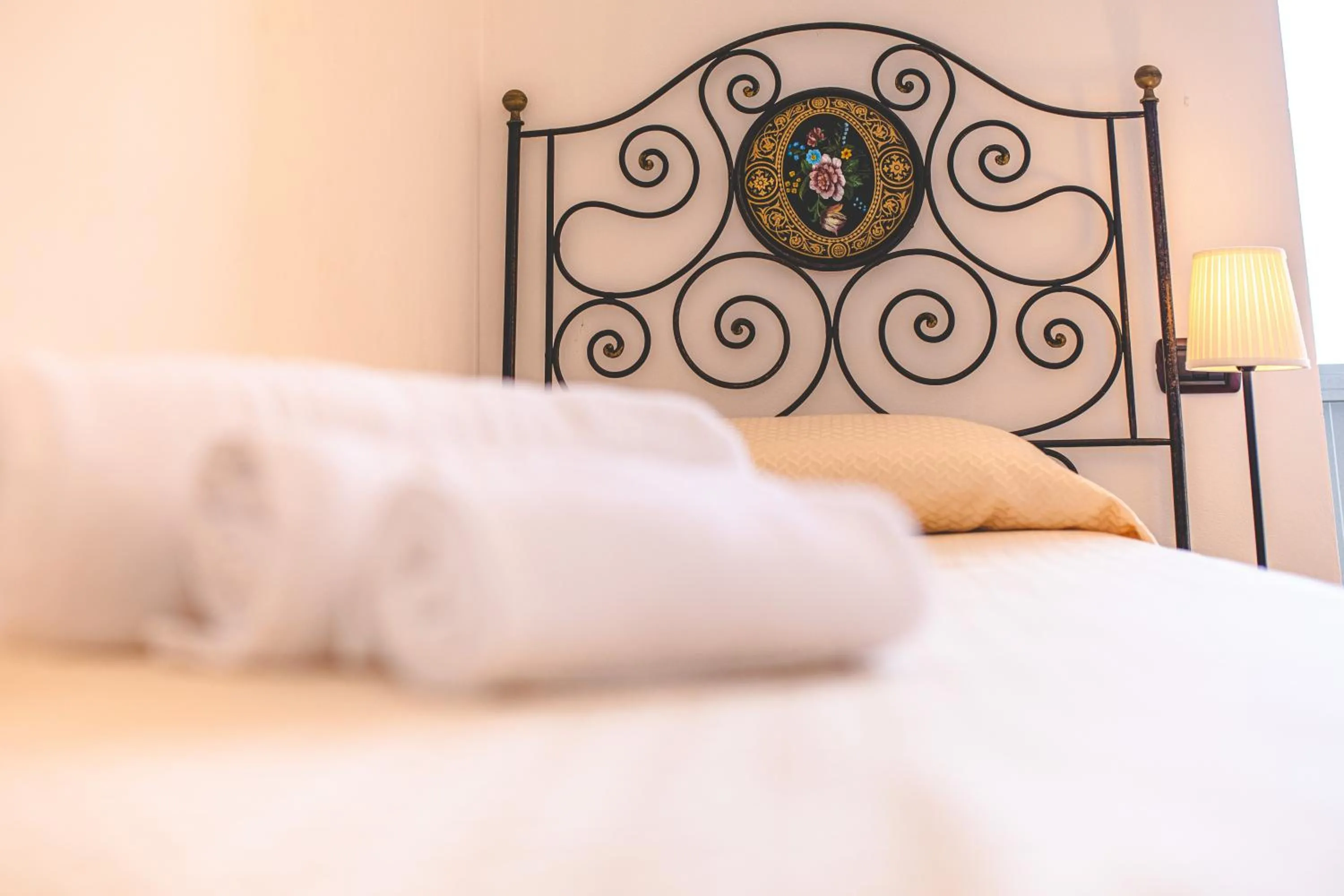 Bed in Nuovo Castello Crisilio