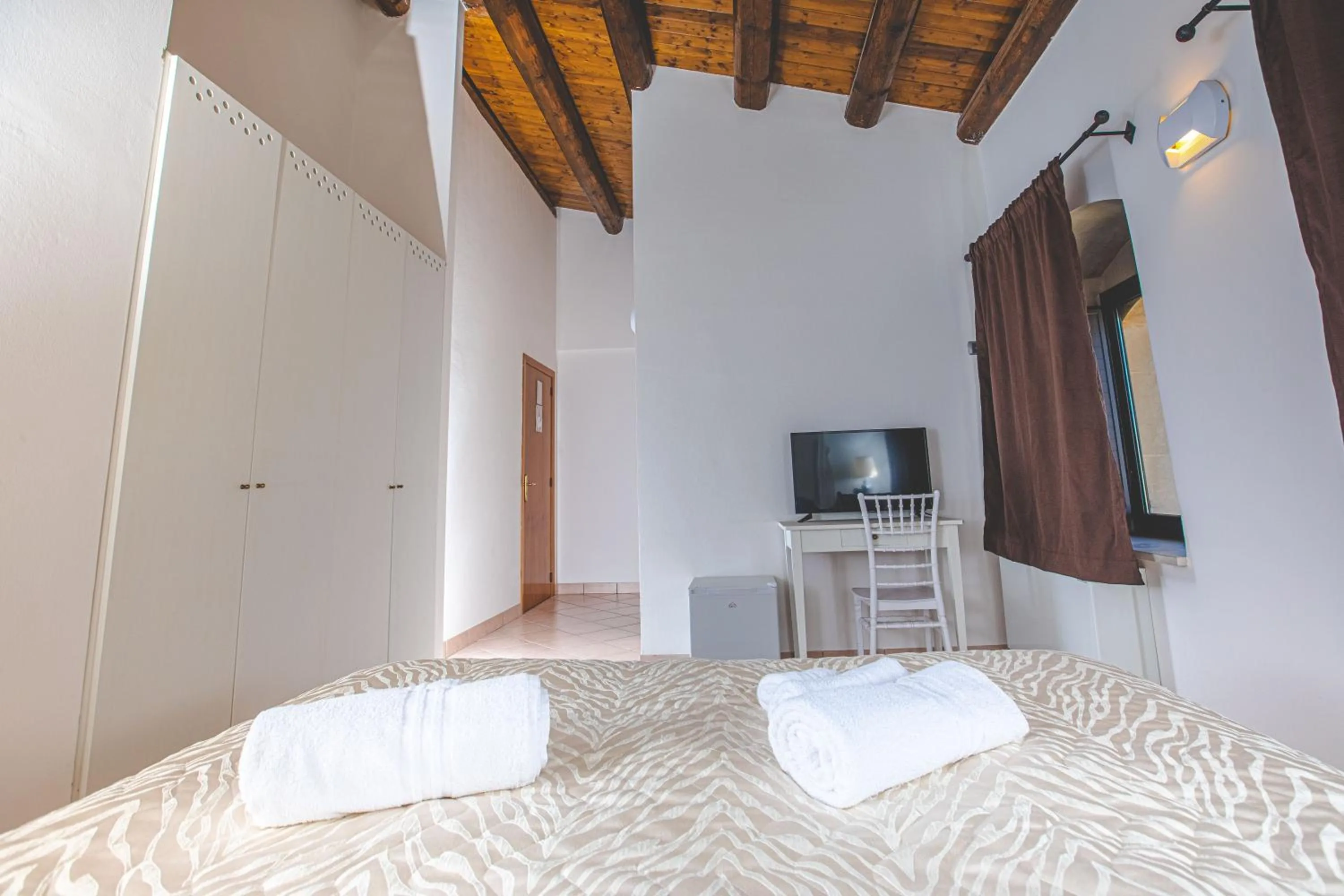 Bed in Nuovo Castello Crisilio