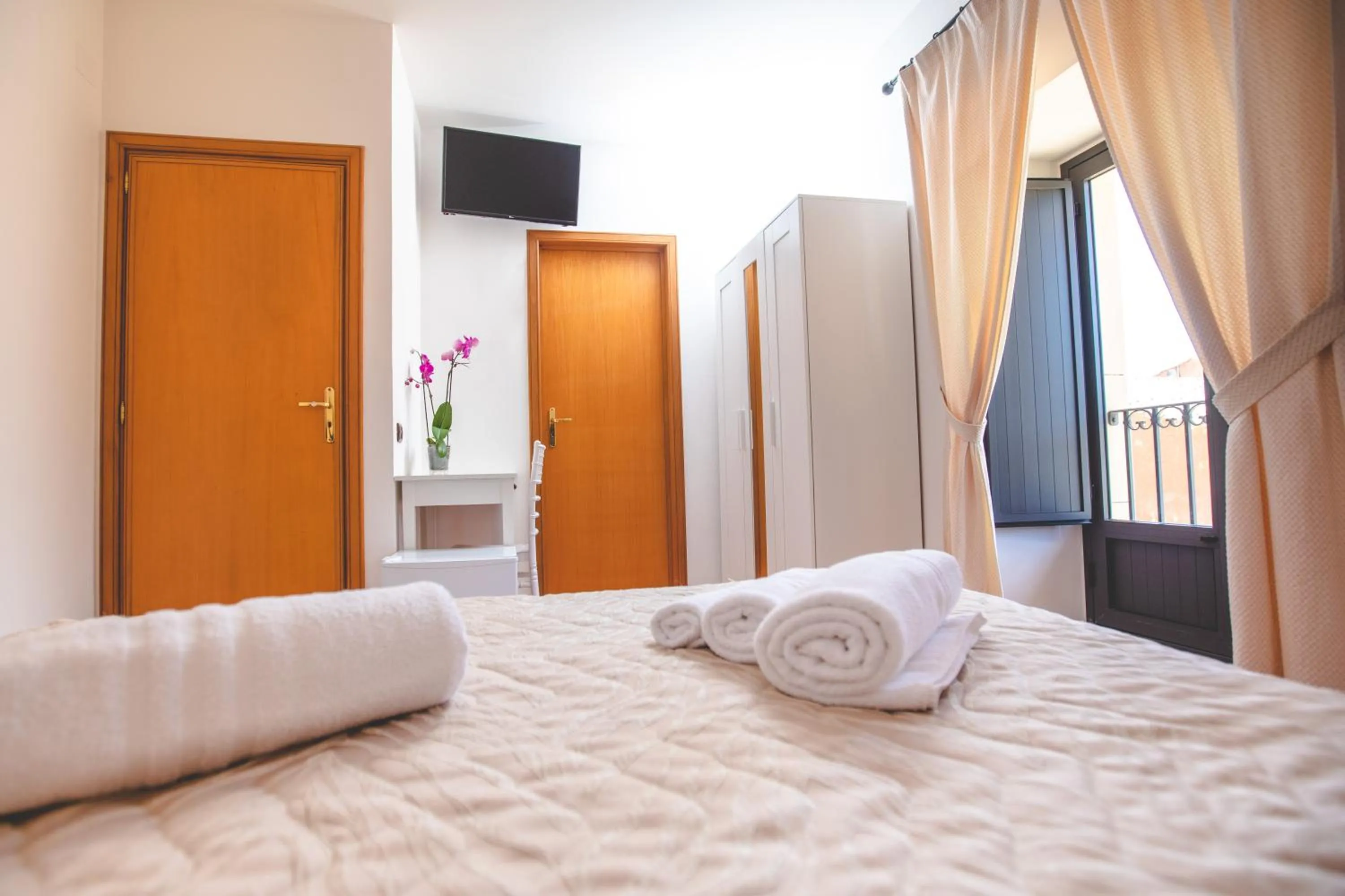 Bed in Nuovo Castello Crisilio