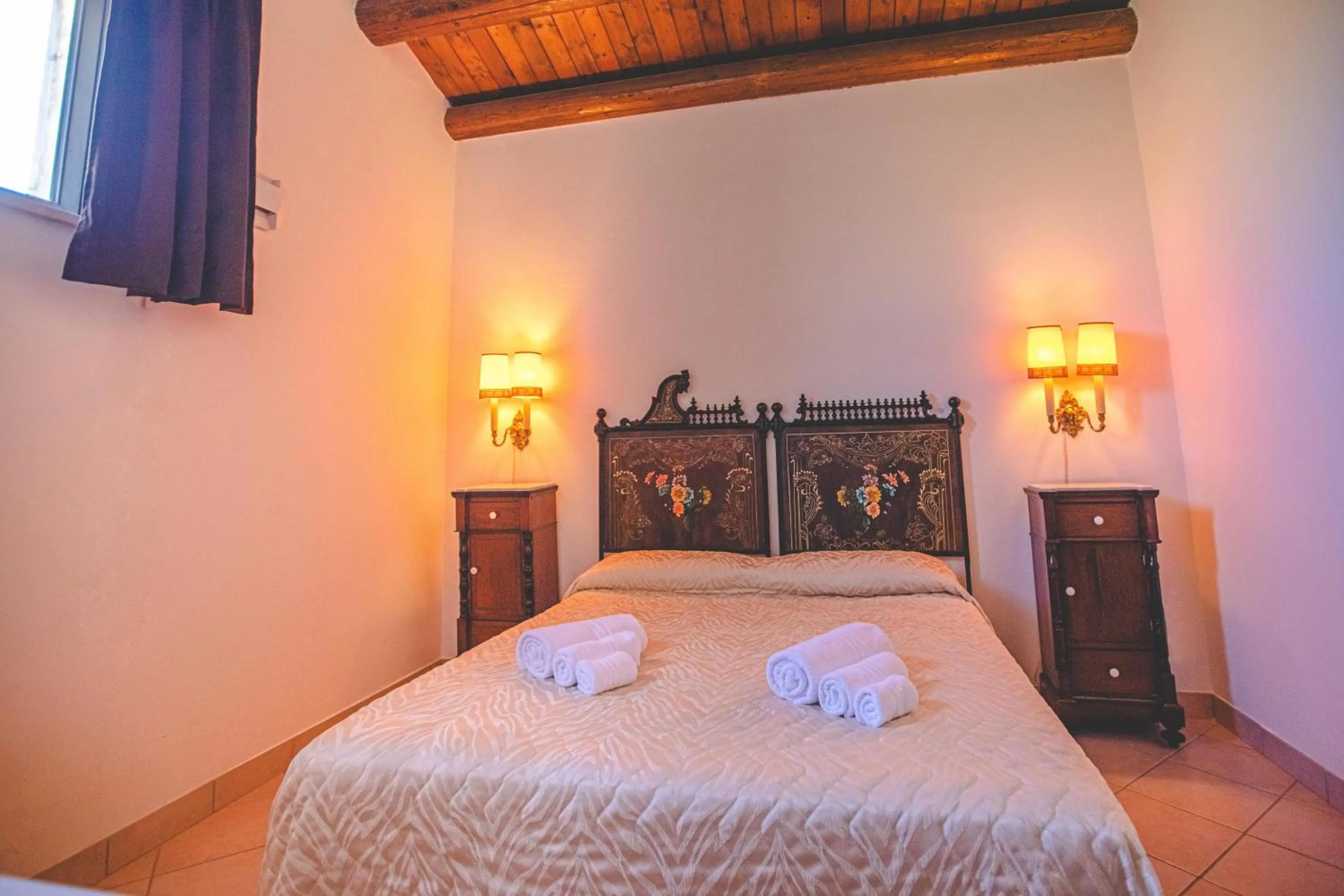 Bed in Nuovo Castello Crisilio