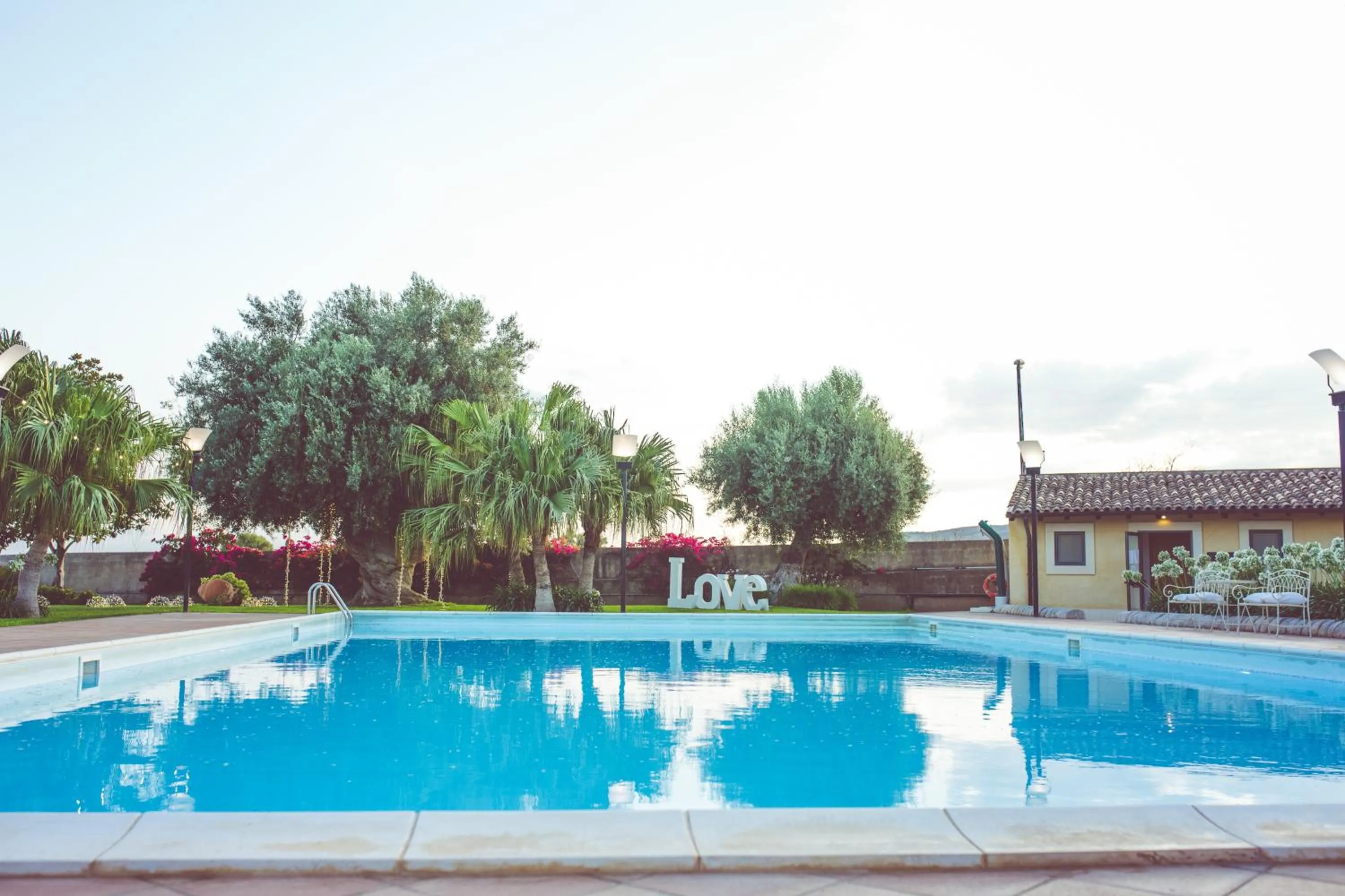 Swimming pool in Nuovo Castello Crisilio