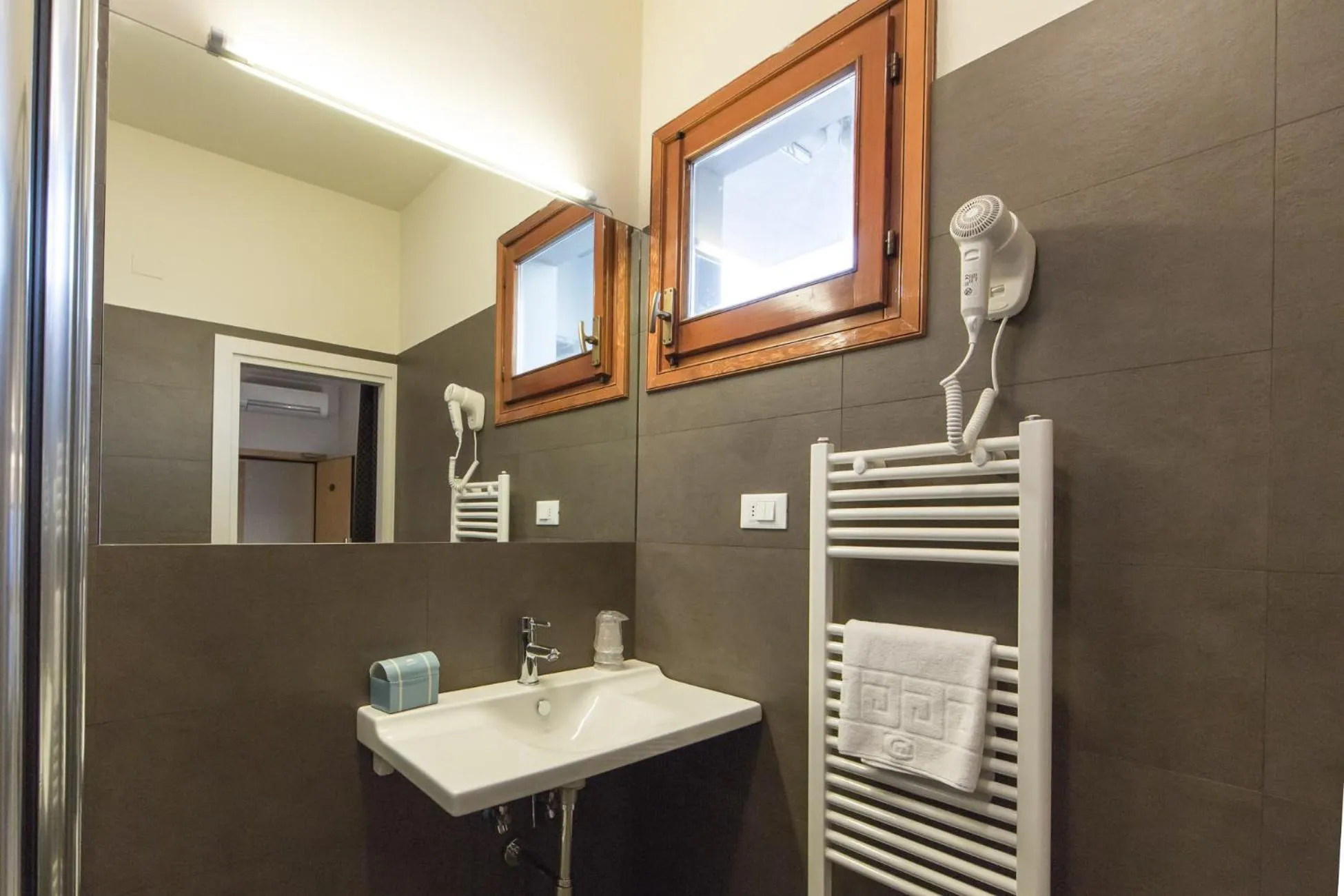 Bathroom in Hotel Delta