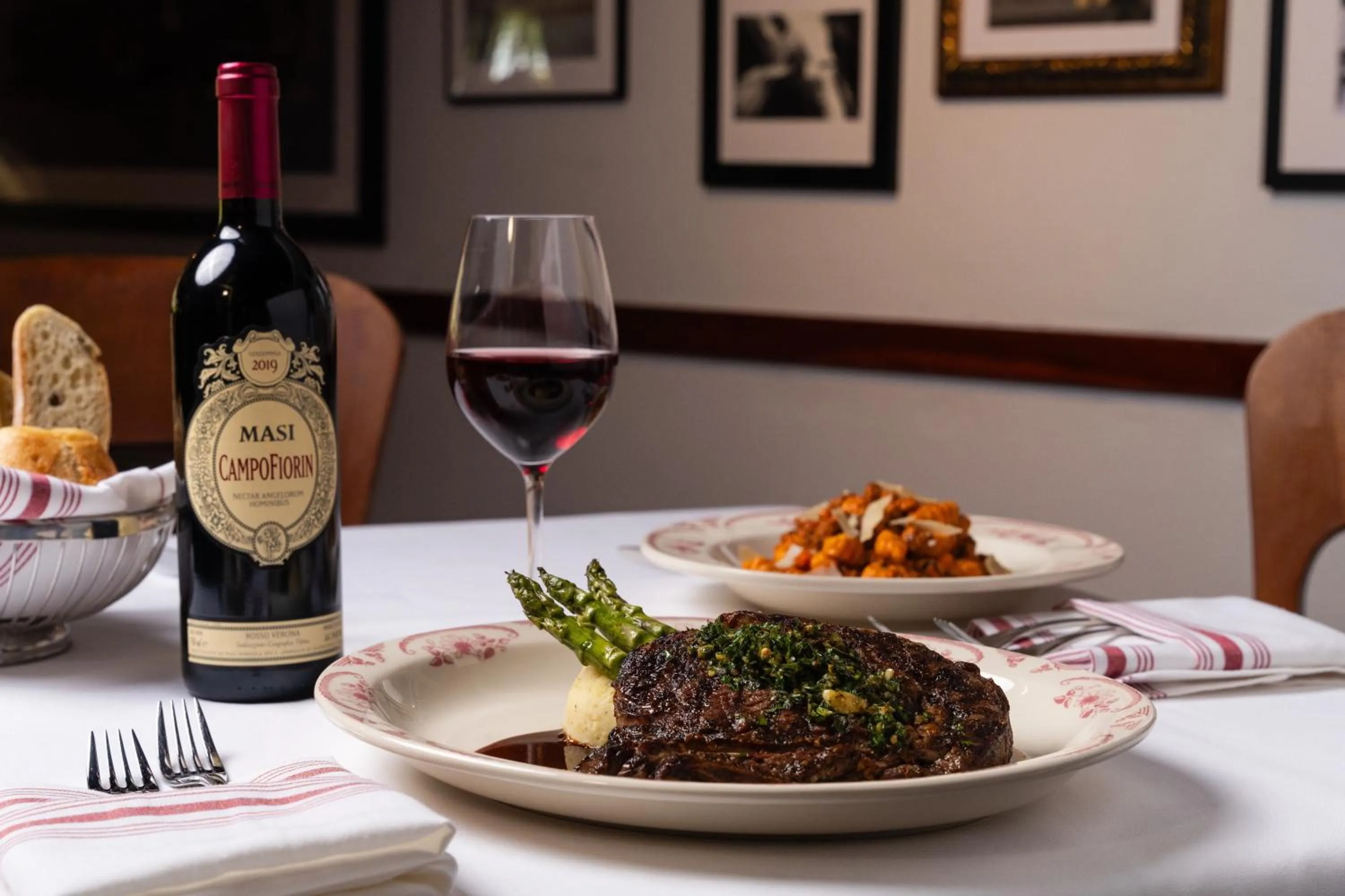 Restaurant/places to eat in Island Grand at TradeWinds