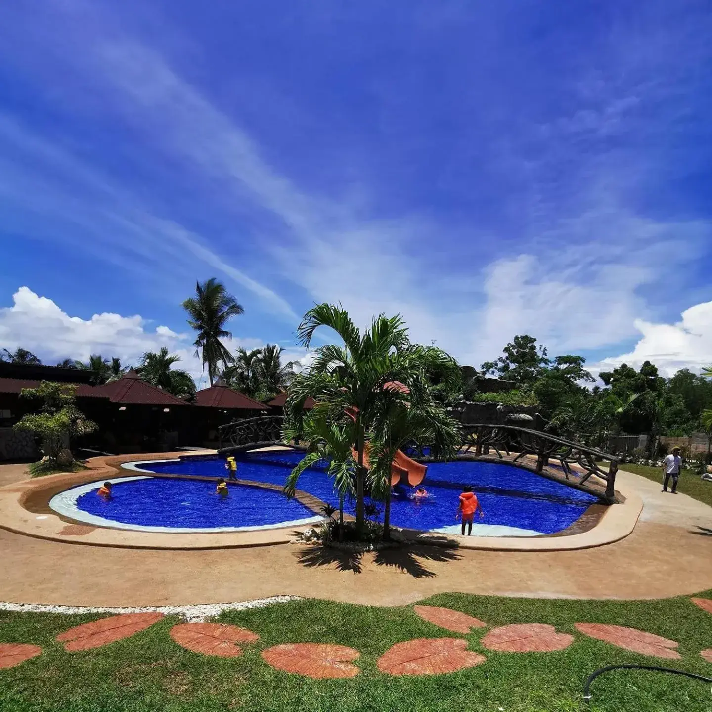 Swimming pool in Camotes Ocean Heaven Resort Swimming pool in Camotes Ocean Heaven Resort