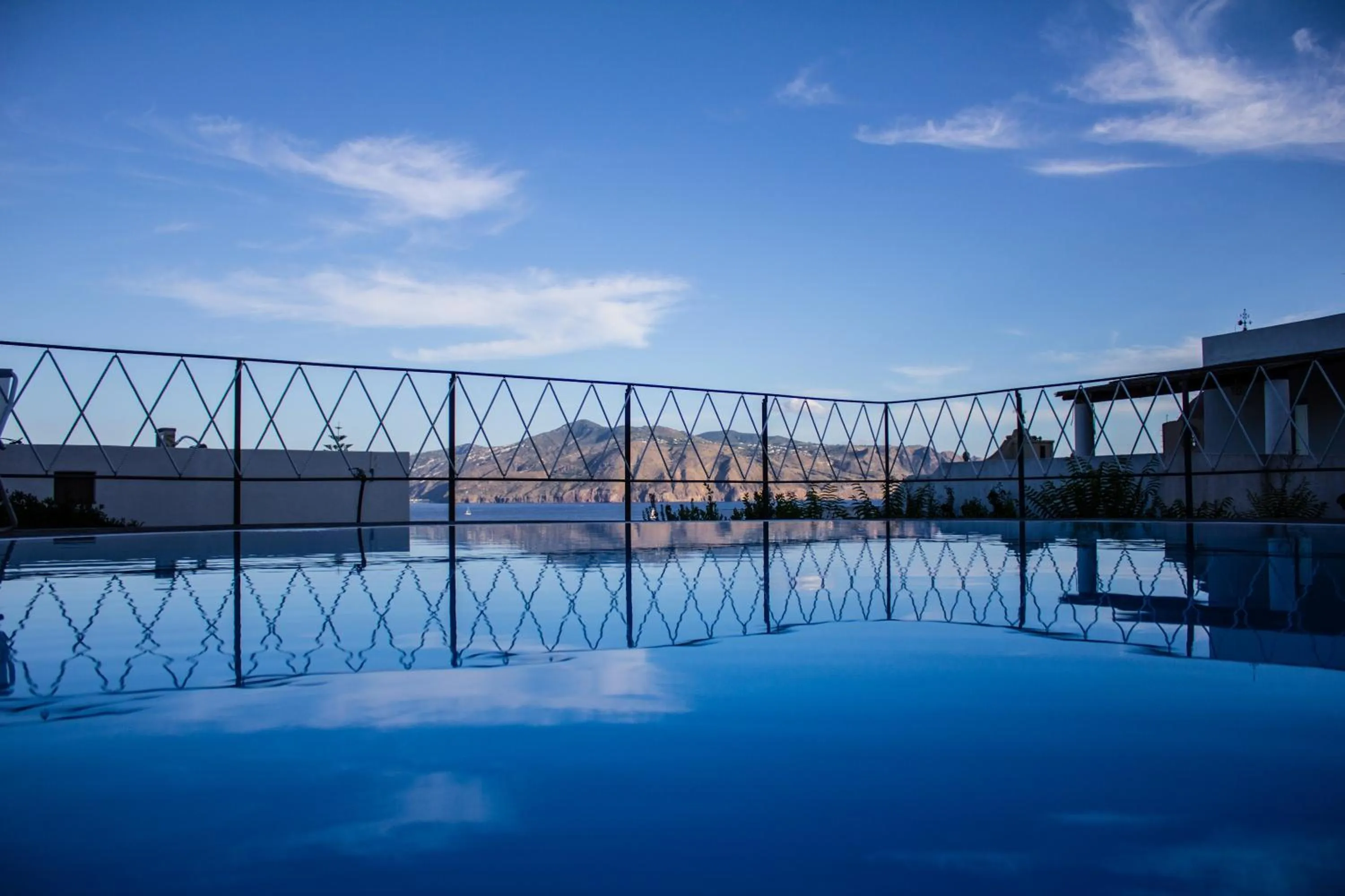 Pool view in Hotel Arcangelo - Salina