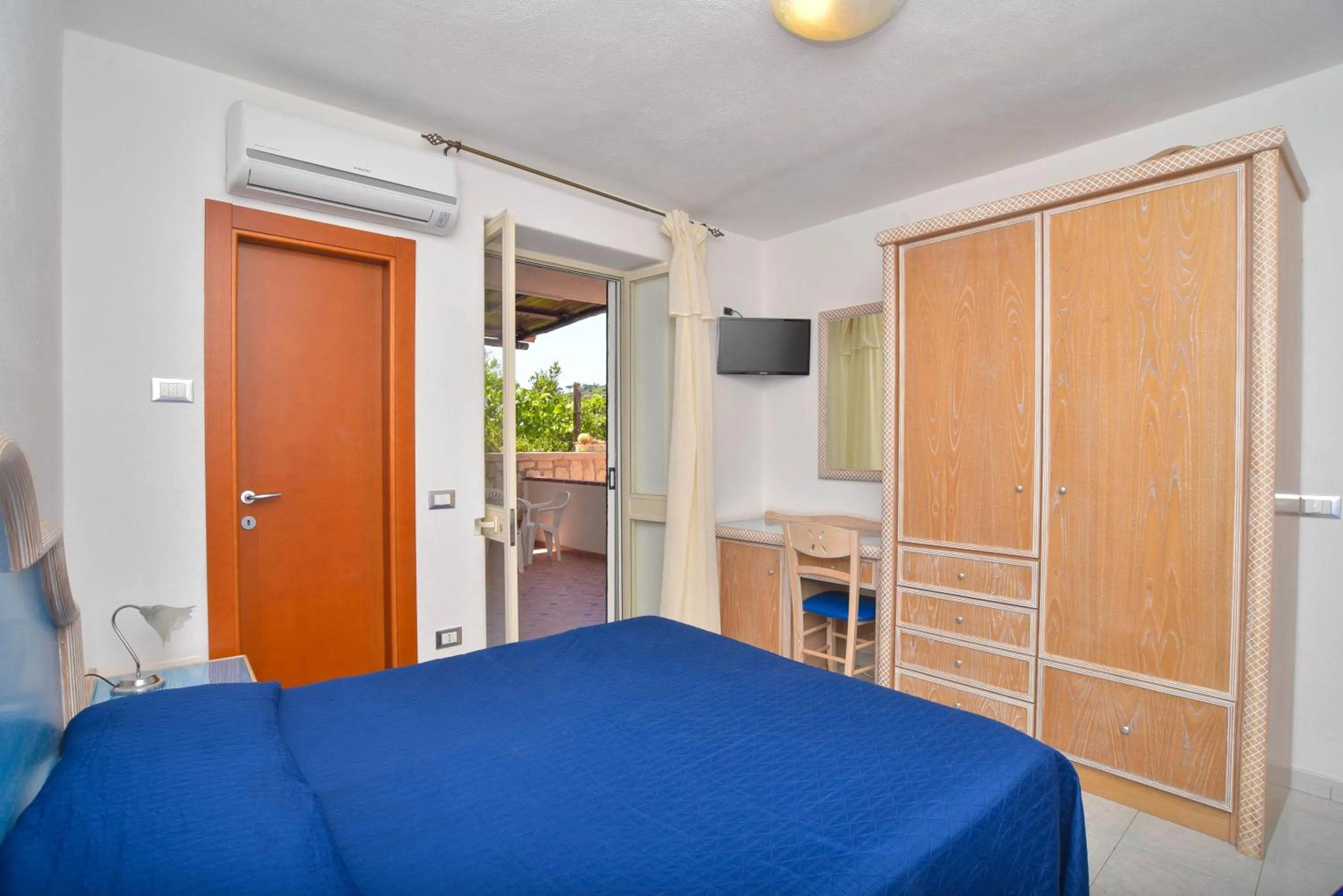 Bed in Hotel Villa Cimmentorosso