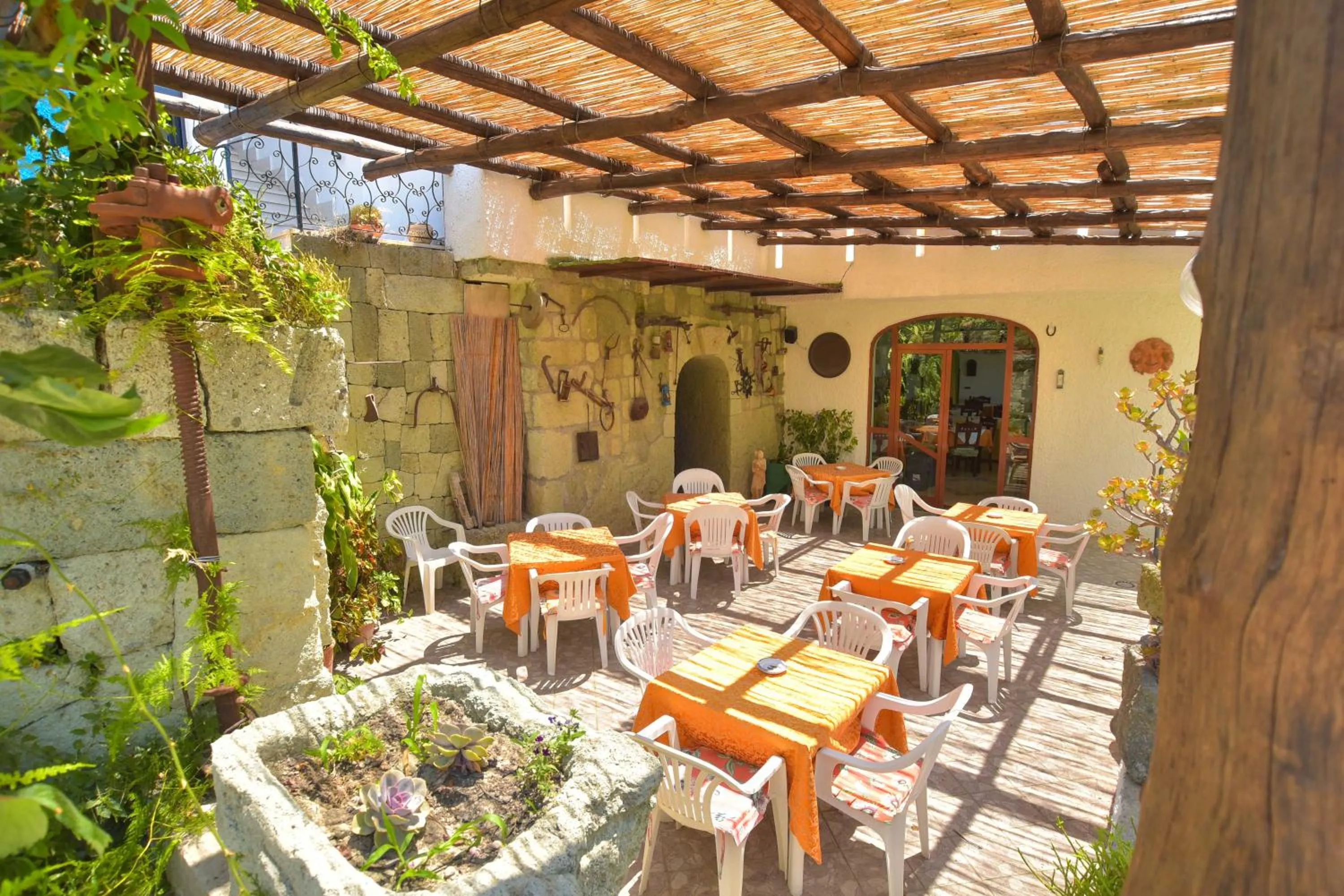 Restaurant/places to eat in Hotel Villa Cimmentorosso