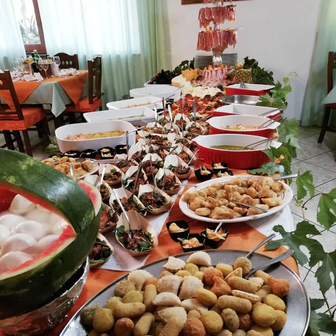 Food and drinks in Hotel Villa Cimmentorosso