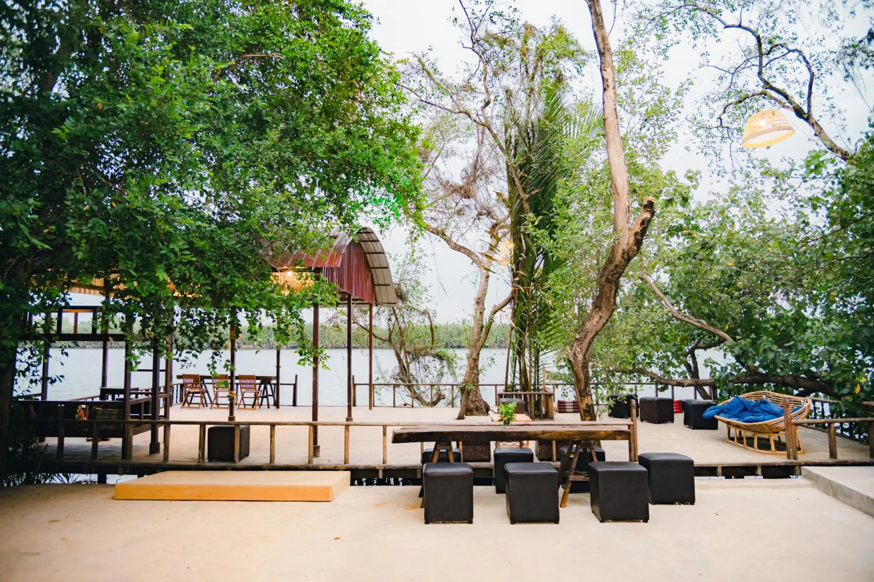 Restaurant/places to eat in River Nest Hostel