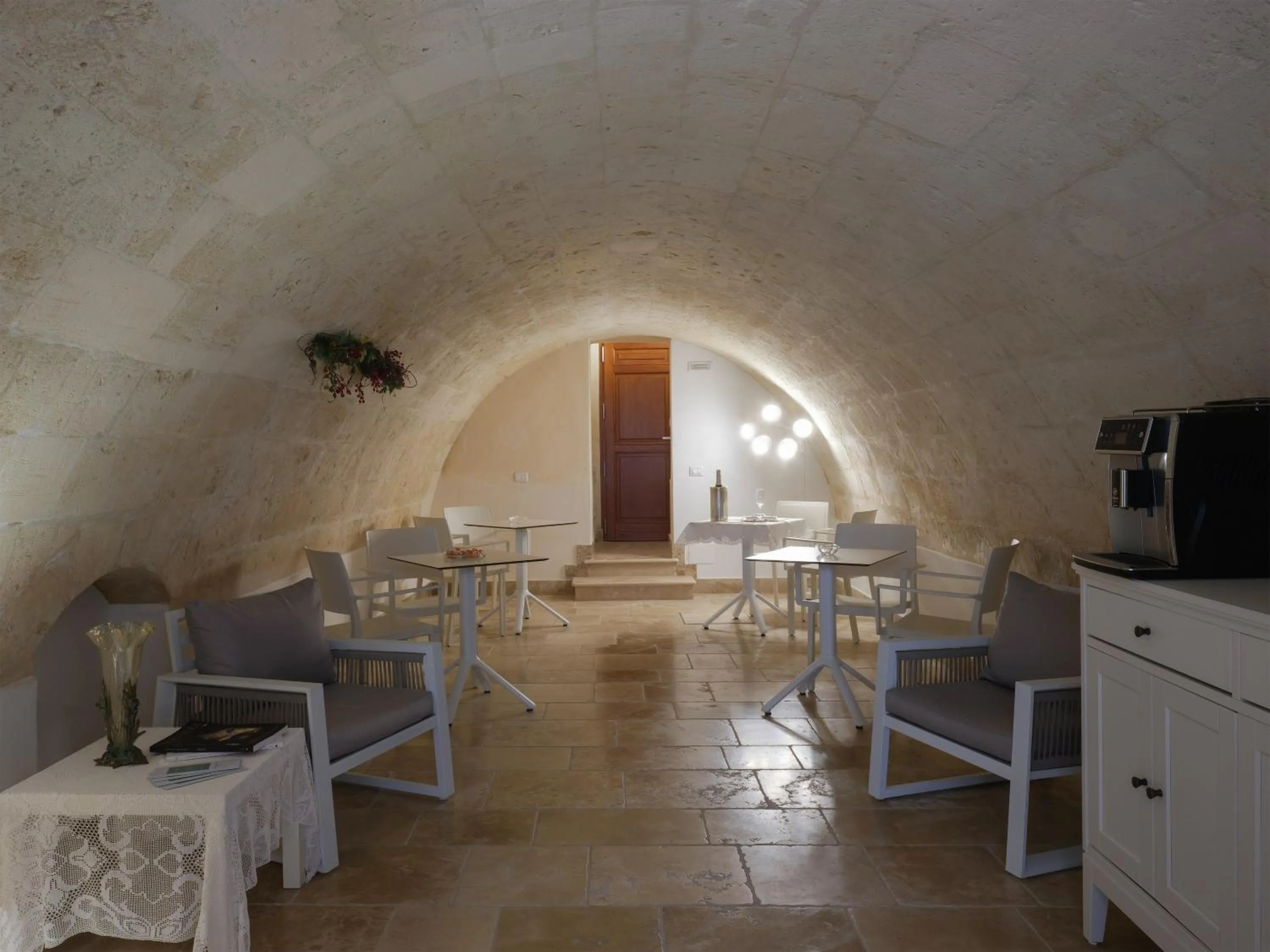 Communal lounge/ TV room in Euvodia Luxury Rooms