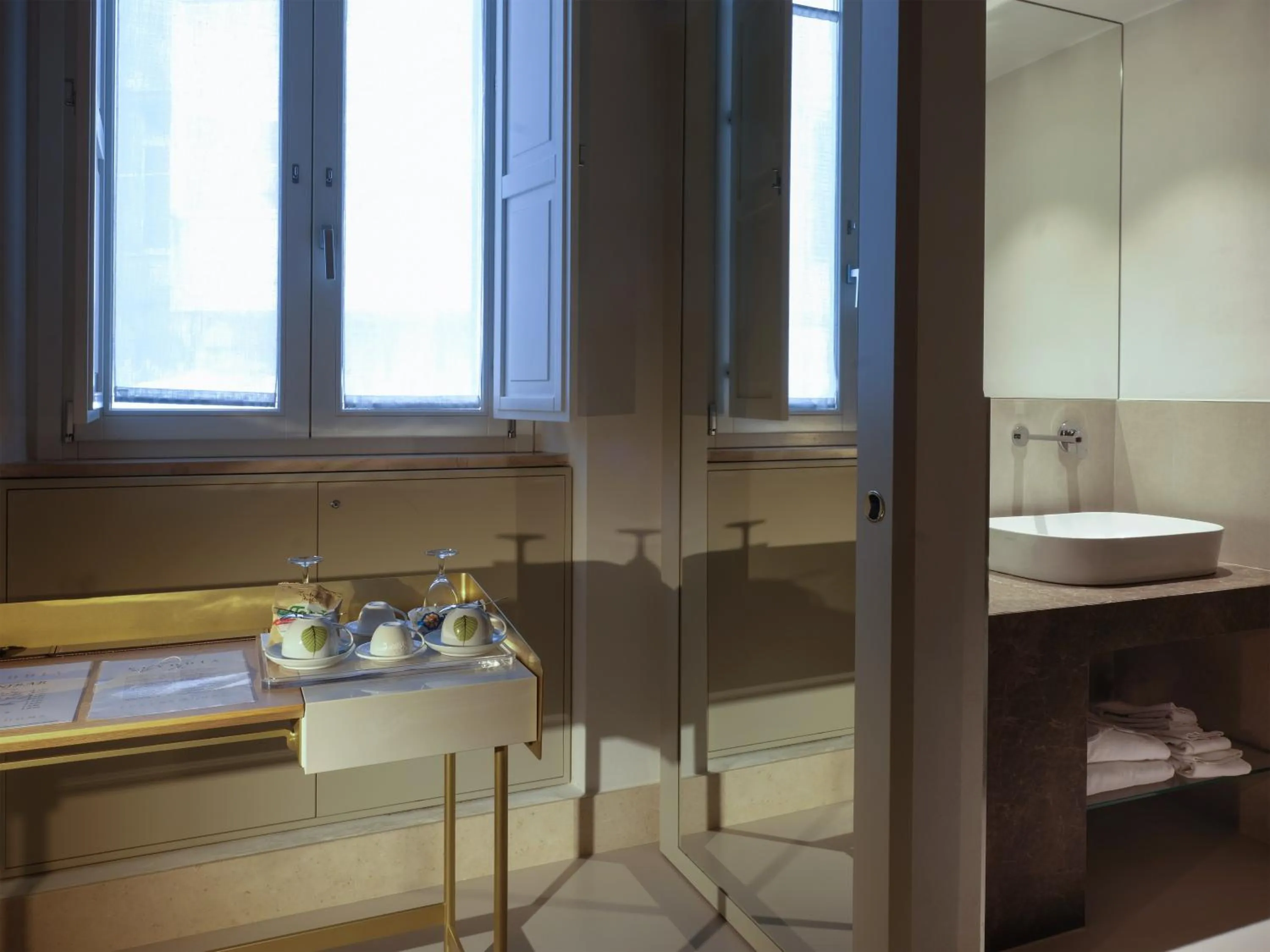 Area and facilities in Euvodia Luxury Rooms